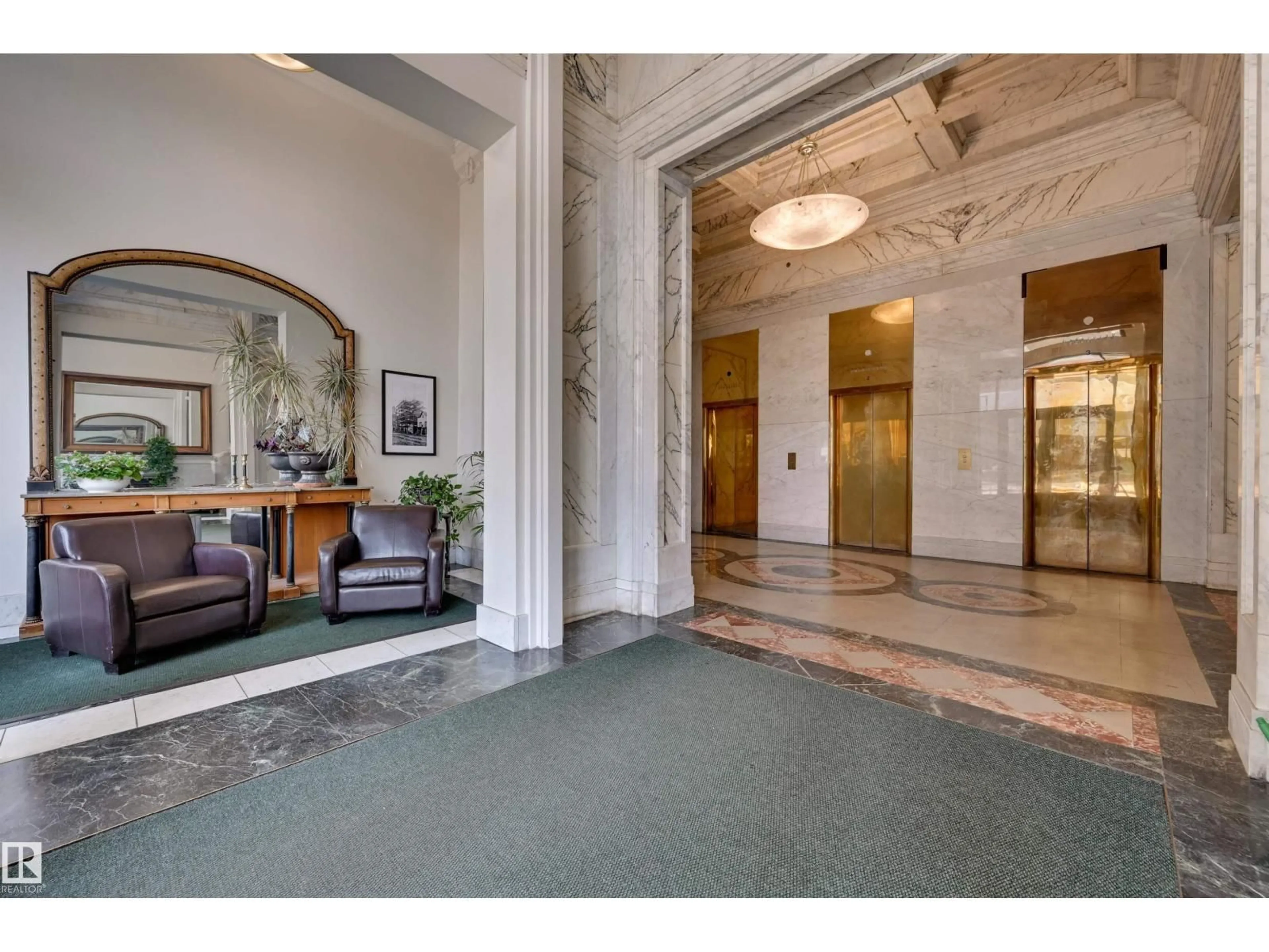 Indoor foyer for 902 - 10134 100 ST, Edmonton Alberta T5J0N8