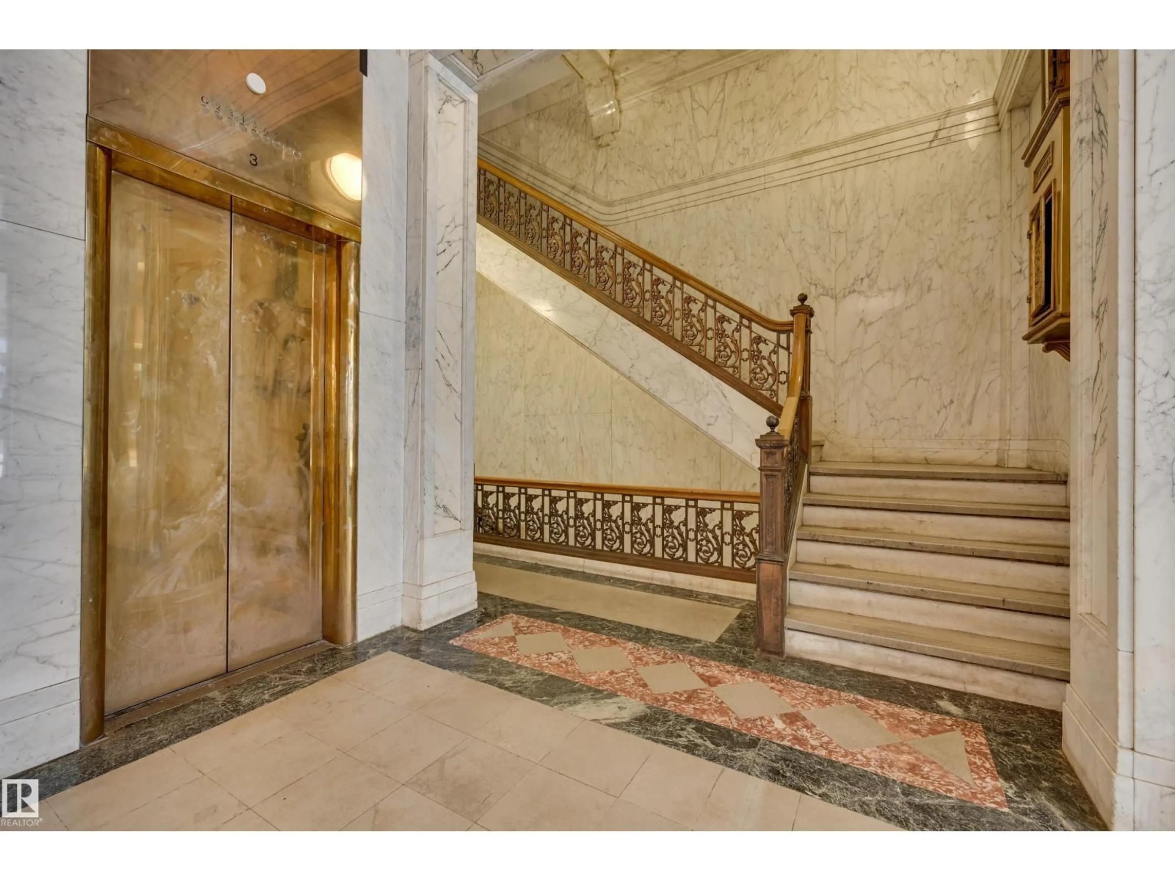 Indoor foyer for 902 - 10134 100 ST, Edmonton Alberta T5J0N8