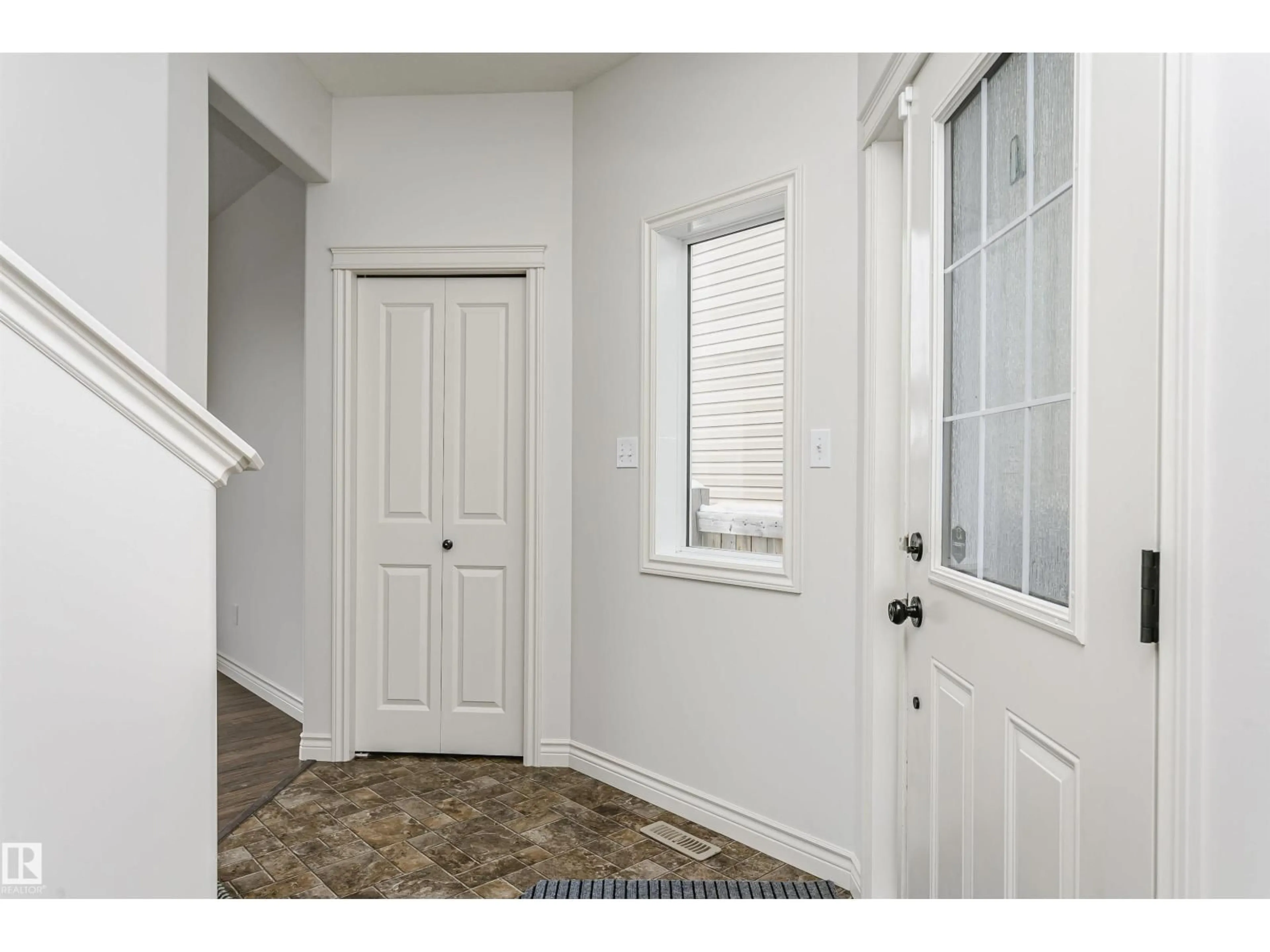 Indoor entryway for 9807 104 AV, Morinville Alberta T8R0C2