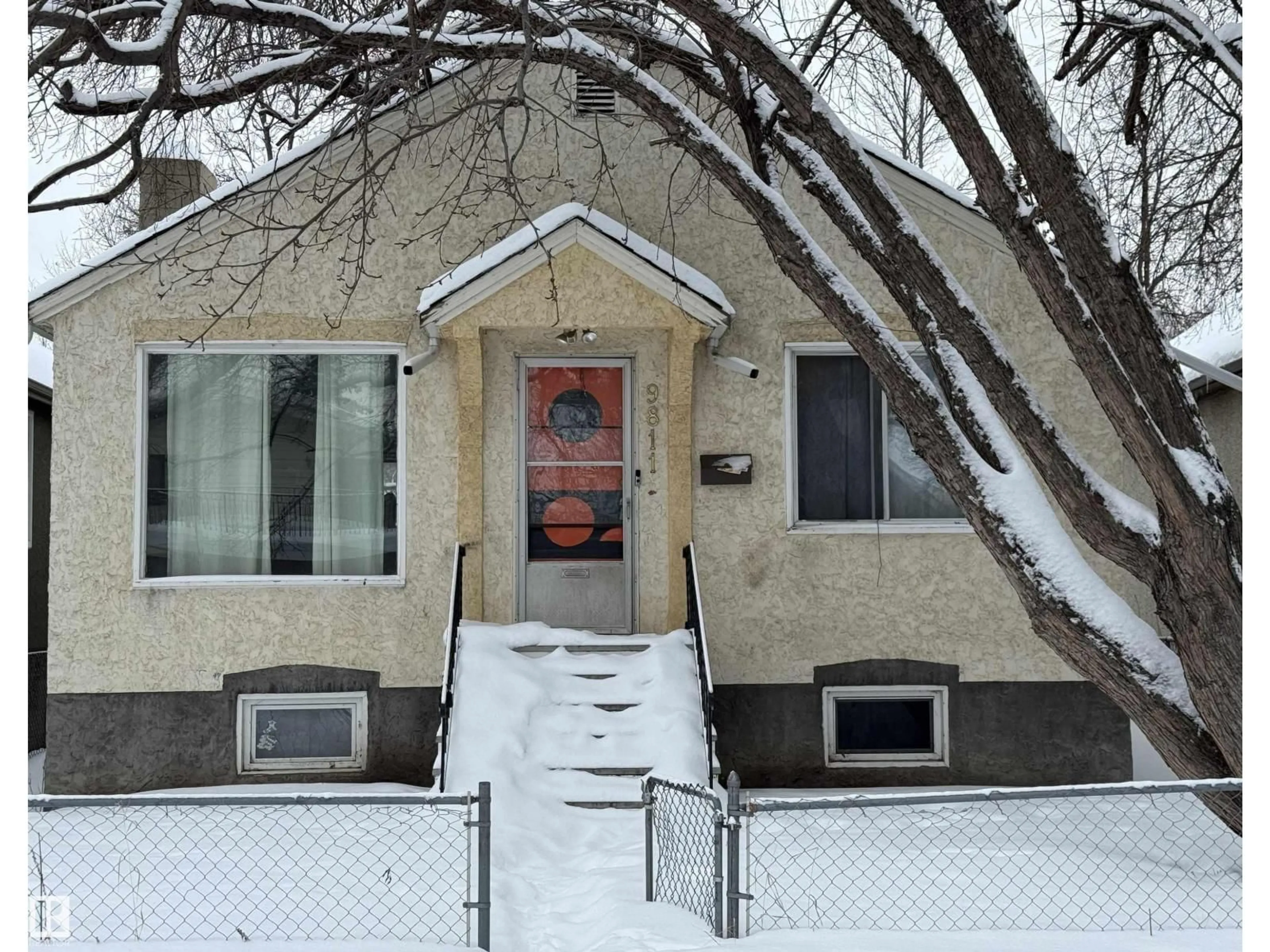 Unknown for NW - 9811 78 AV, Edmonton Alberta T6E1N4