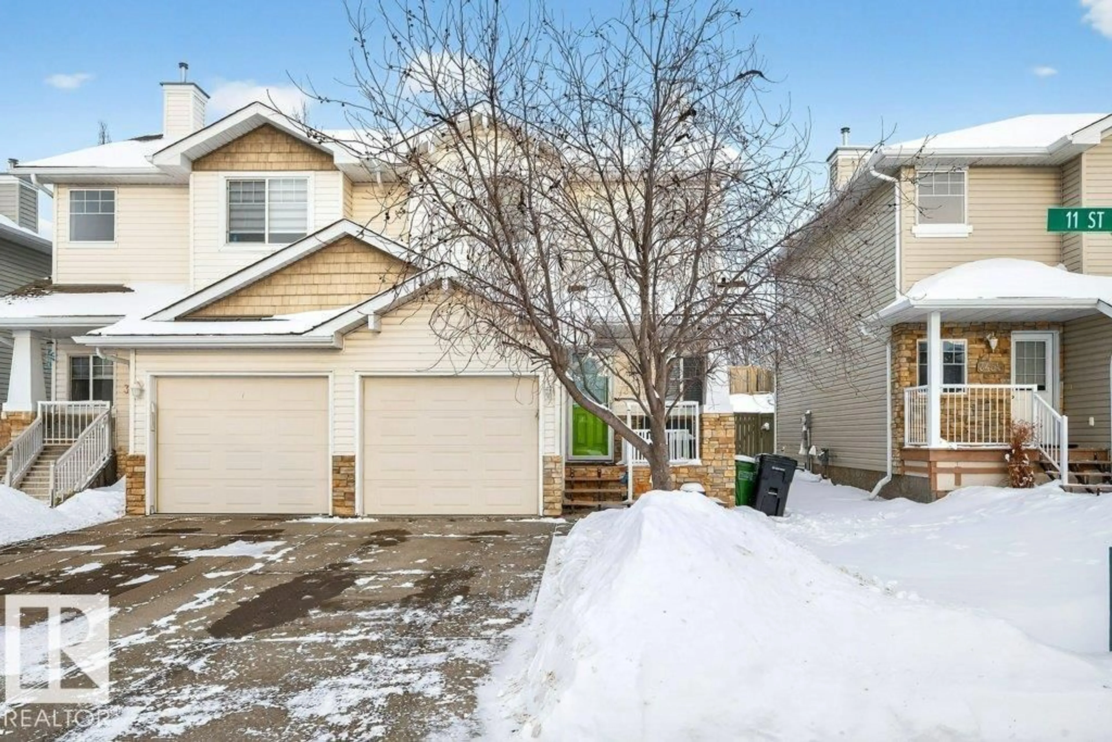 A pic from outside/outdoor area/front of a property/back of a property/a pic from drone, street for 3457 11 ST, Edmonton Alberta T6T0J8