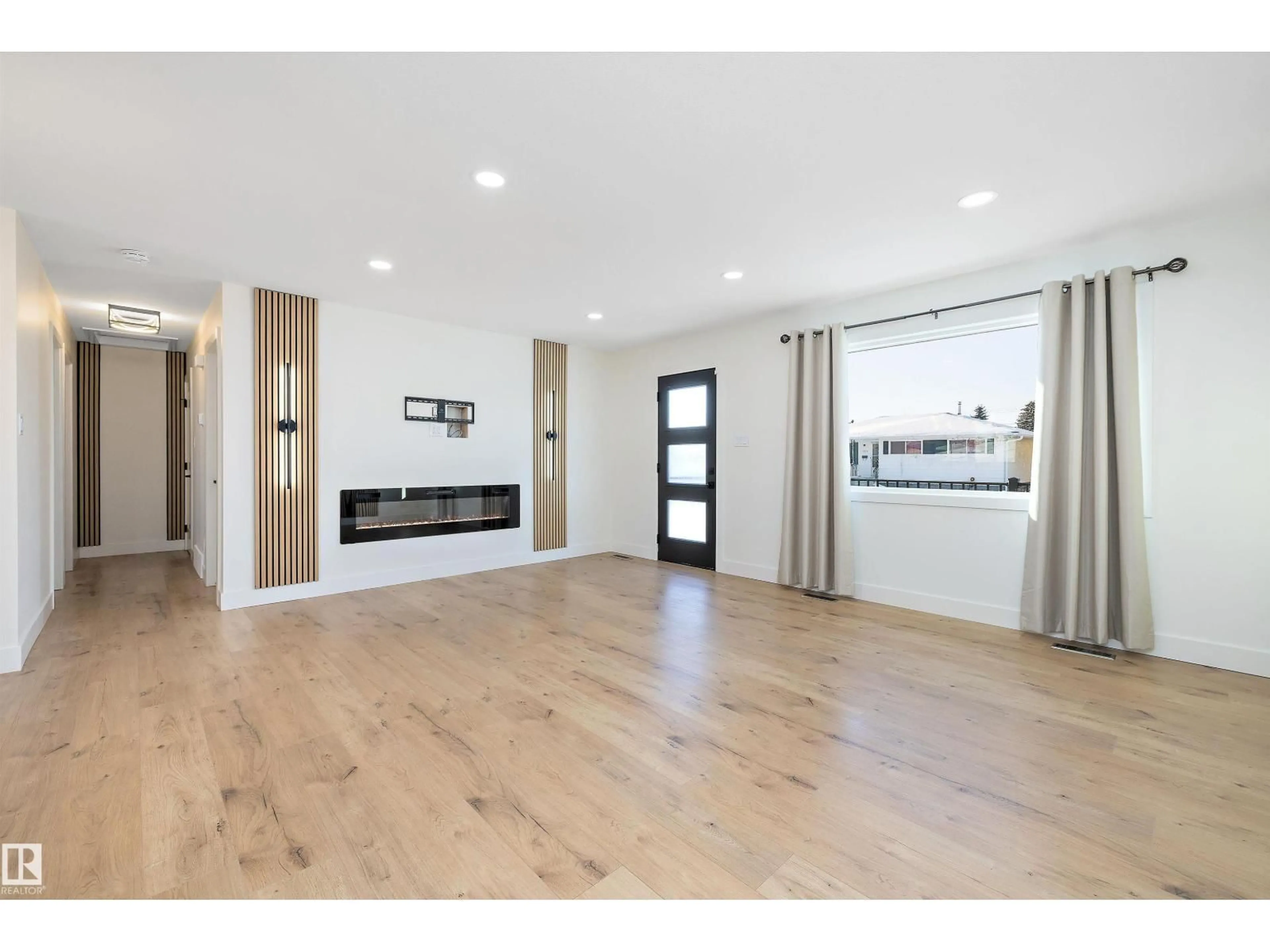 Unknown for 13515 67 ST, Edmonton Alberta T5C0C6