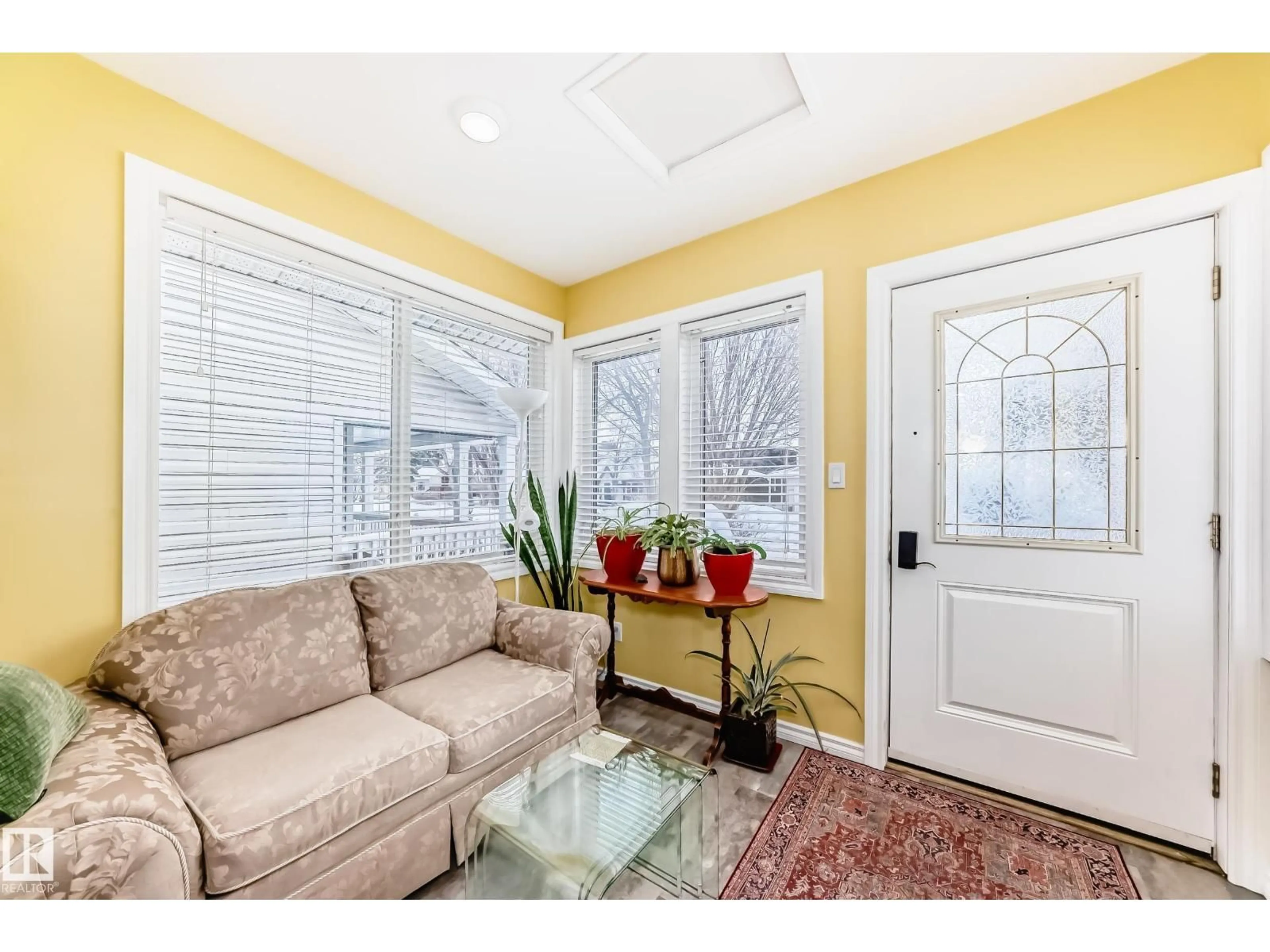 Indoor entryway for 14536 103 AV, Edmonton Alberta T5N0T4