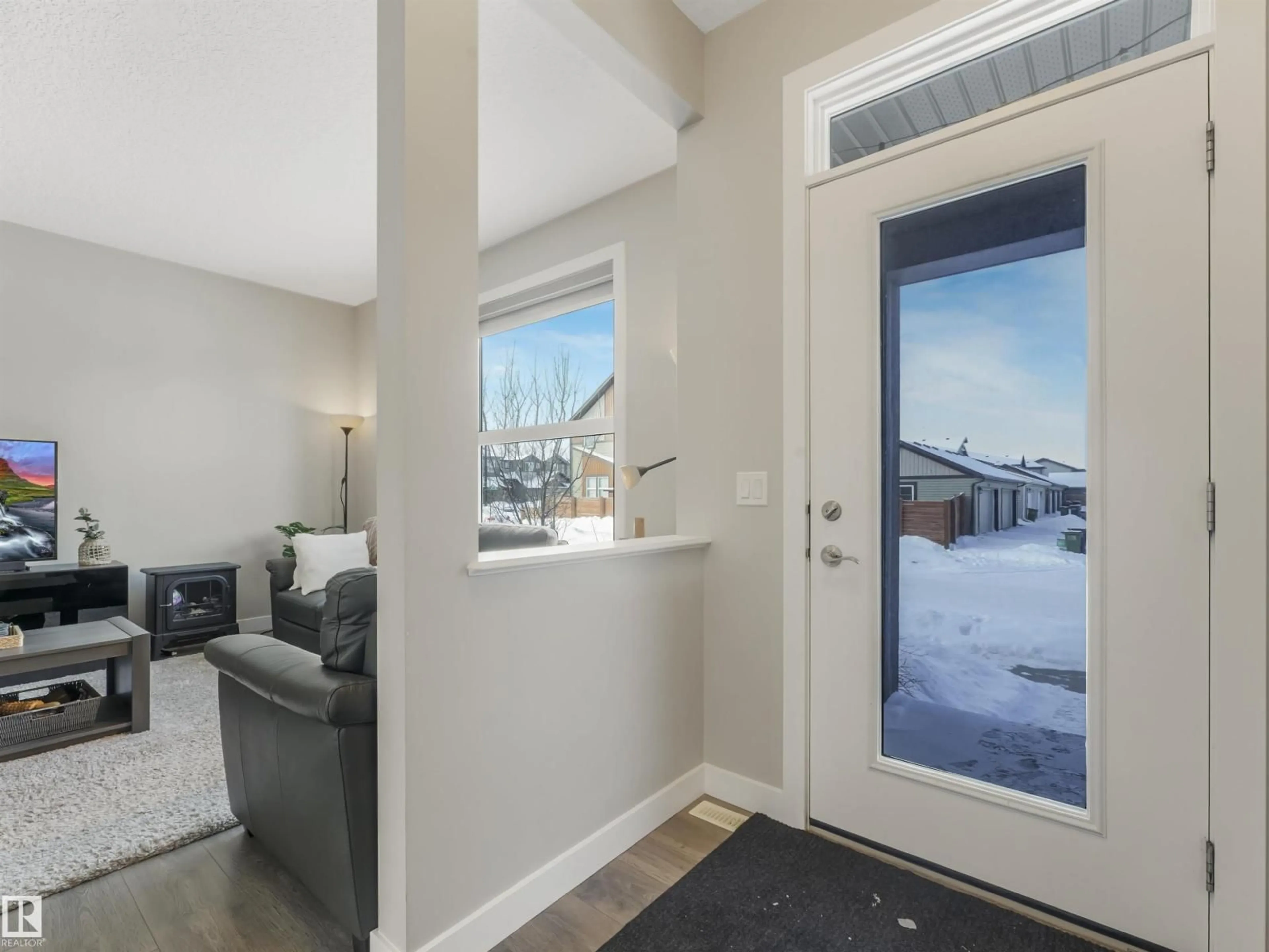 Indoor entryway for 725 36 ST, Edmonton Alberta T6X2G8
