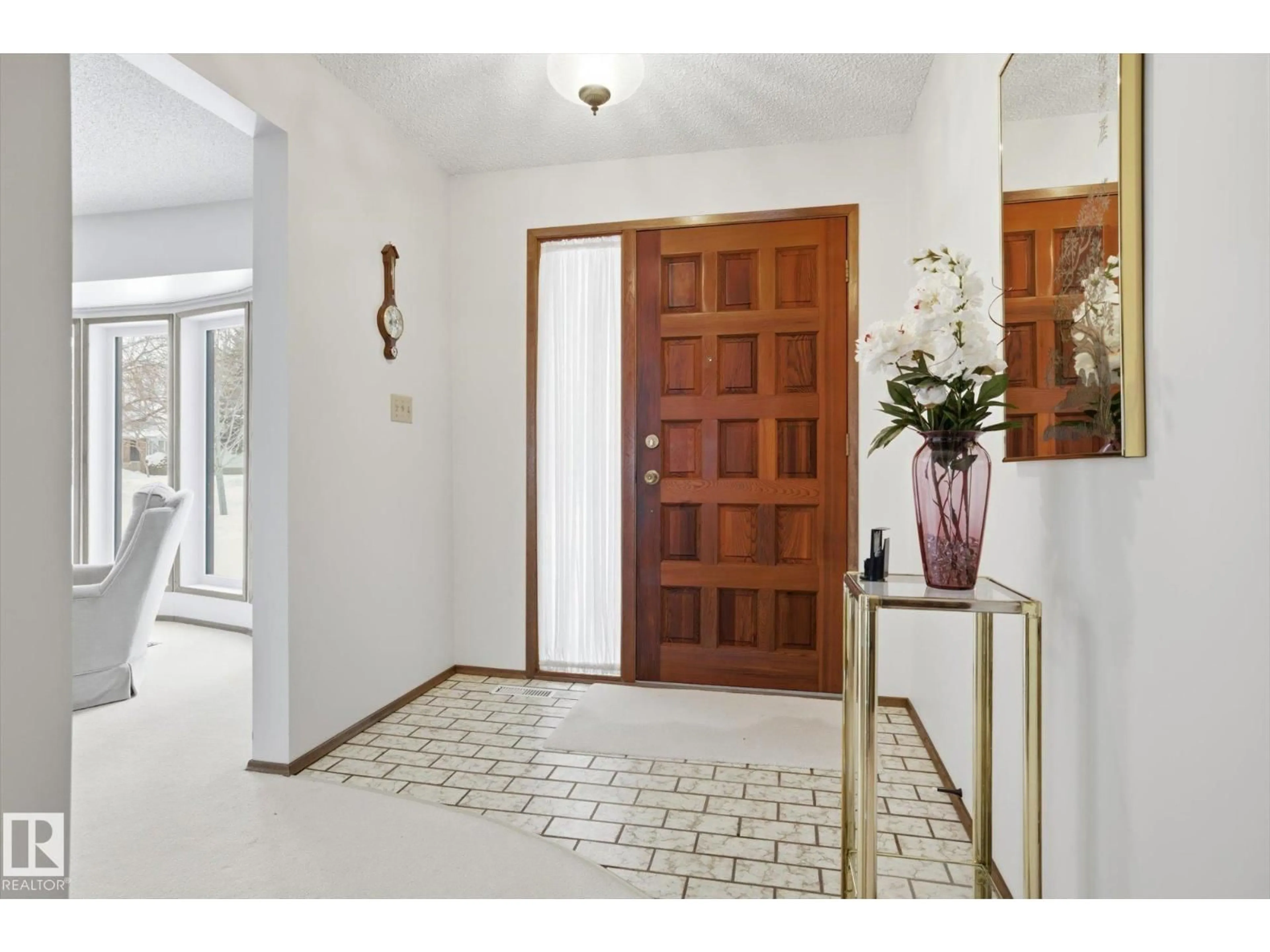 Indoor entryway for 65 LORNE CR, St. Albert Alberta T8N3R5