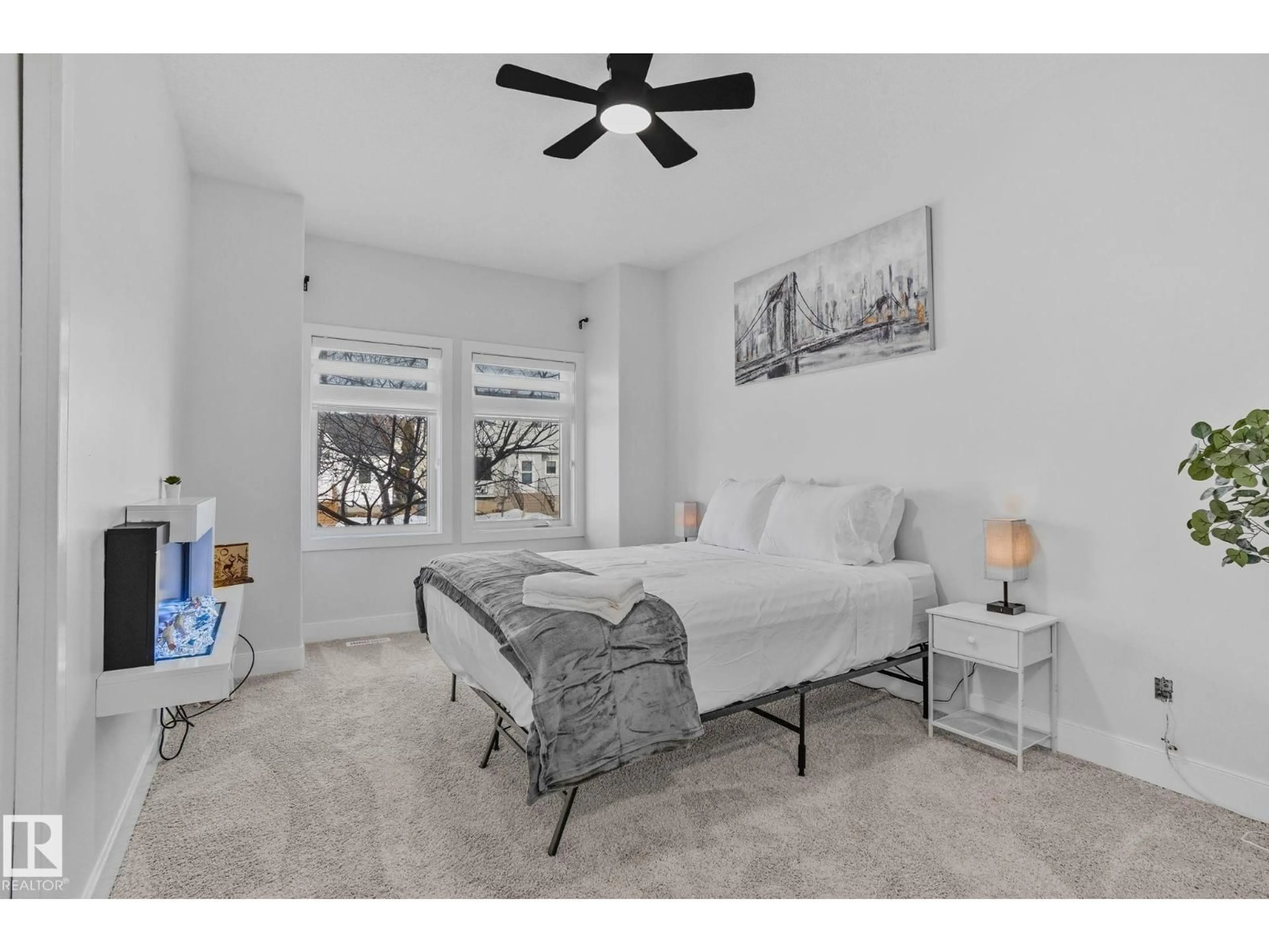 A pic of a room for 10651 68 AVE, Edmonton Alberta T6H2B3