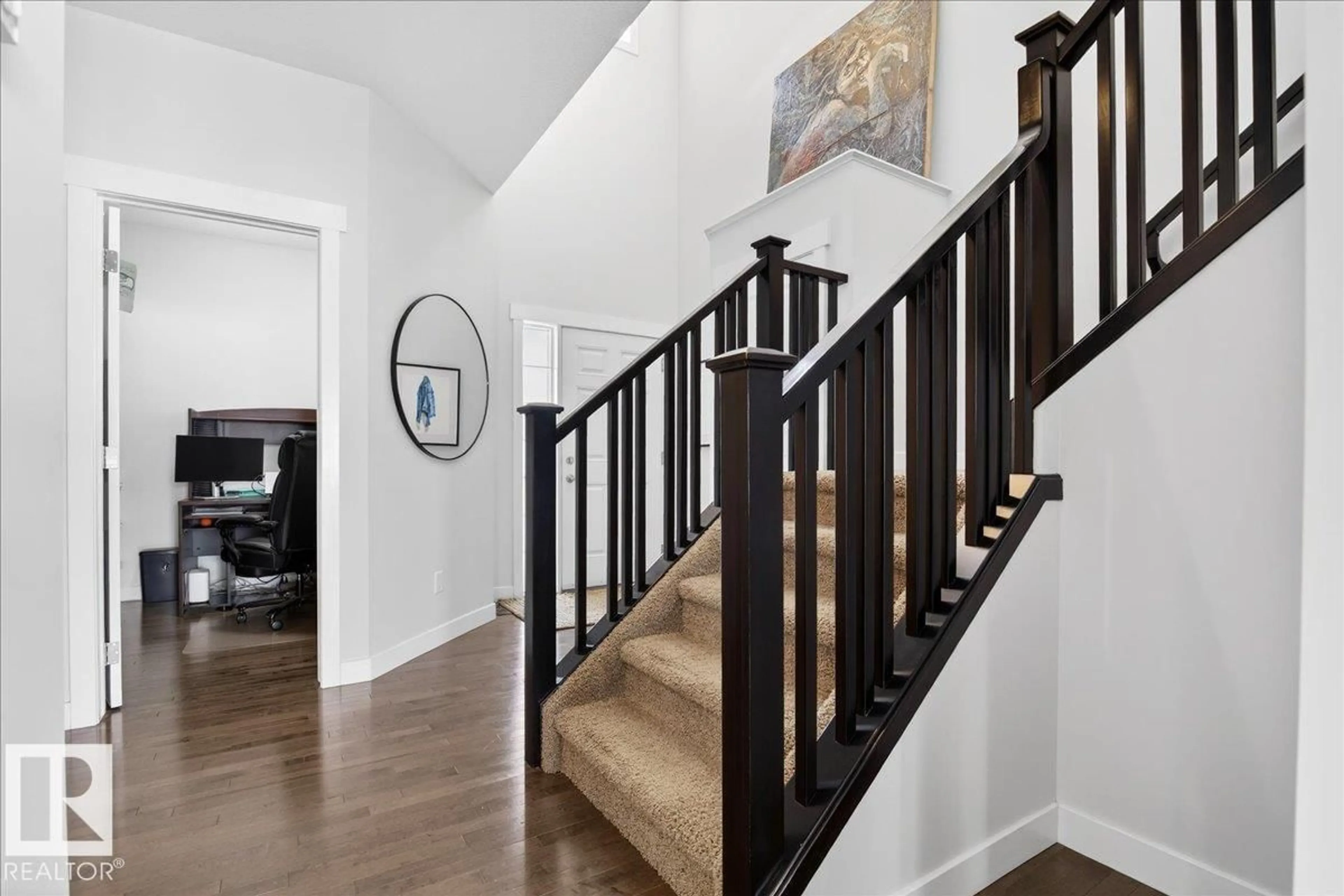 Stairs for 21937 94A AV, Edmonton Alberta T5T1N1