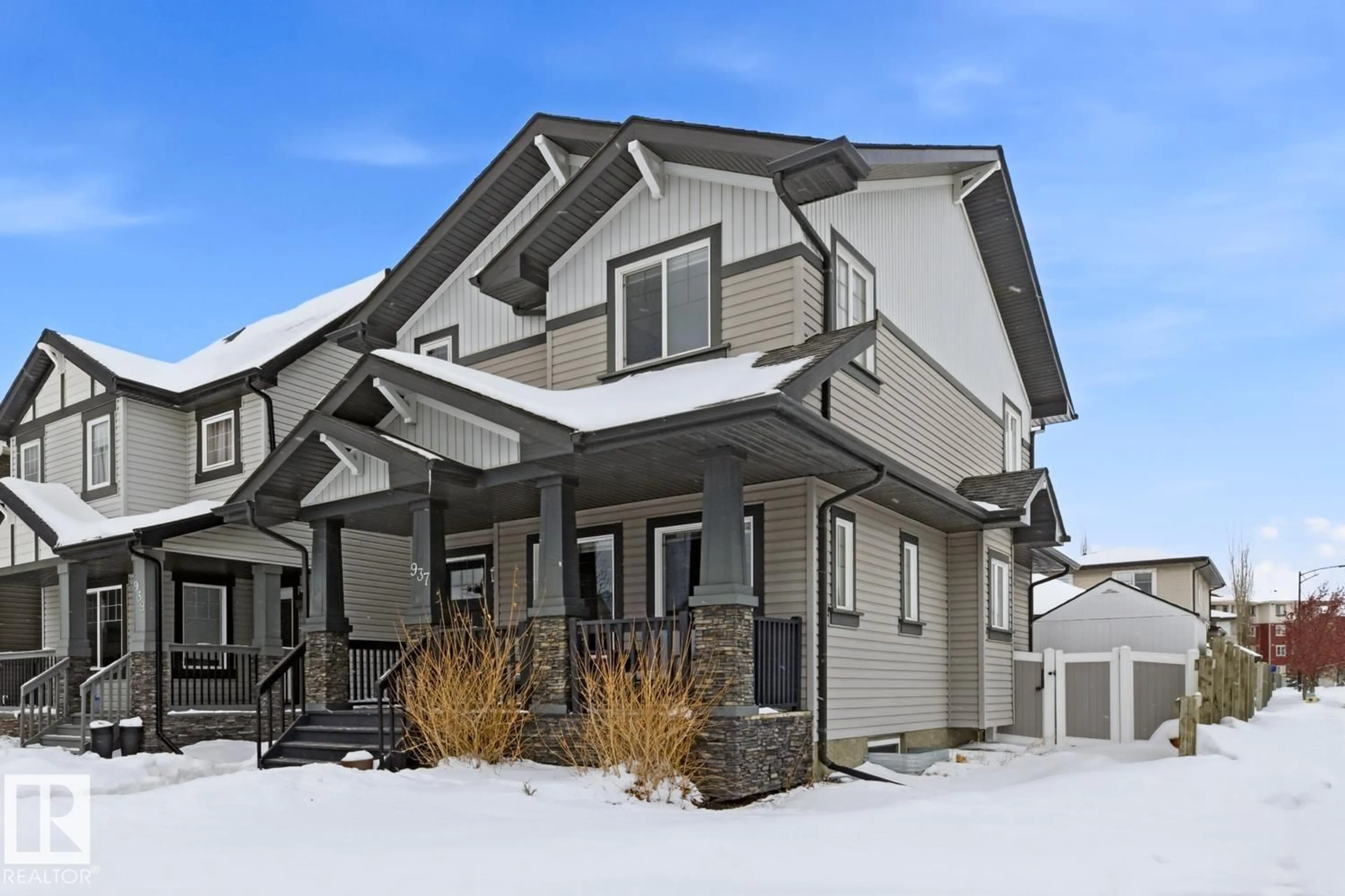 Home with vinyl exterior material, street for 937 CRYSTALLINA NERA WY, Edmonton Alberta T5Z0L1