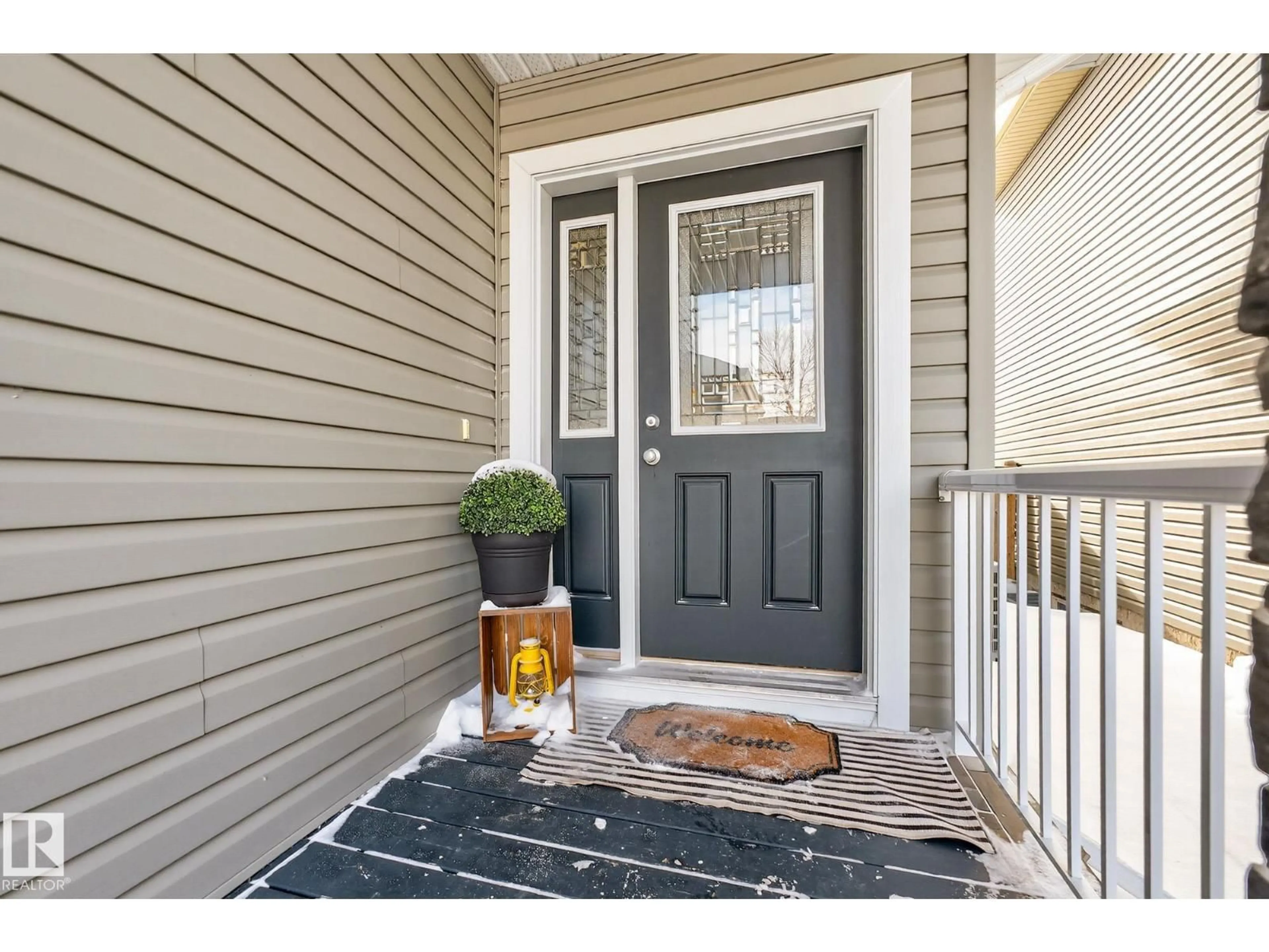 Indoor entryway for 21 DITTRICH, Fort Saskatchewan Alberta T8L0N4