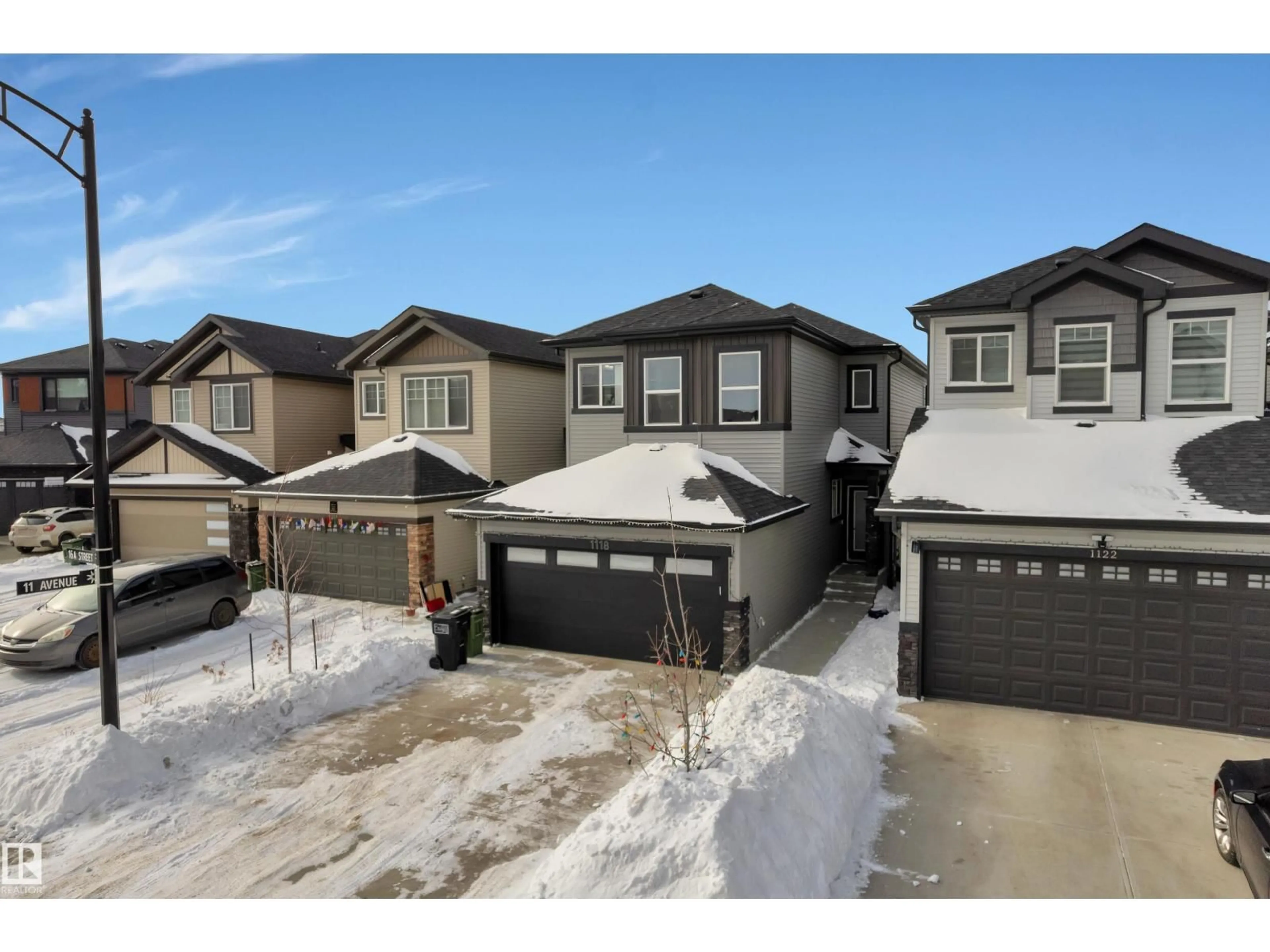 A pic from outside/outdoor area/front of a property/back of a property/a pic from drone, street for NW - 1118 16A ST, Edmonton Alberta T6T2S5