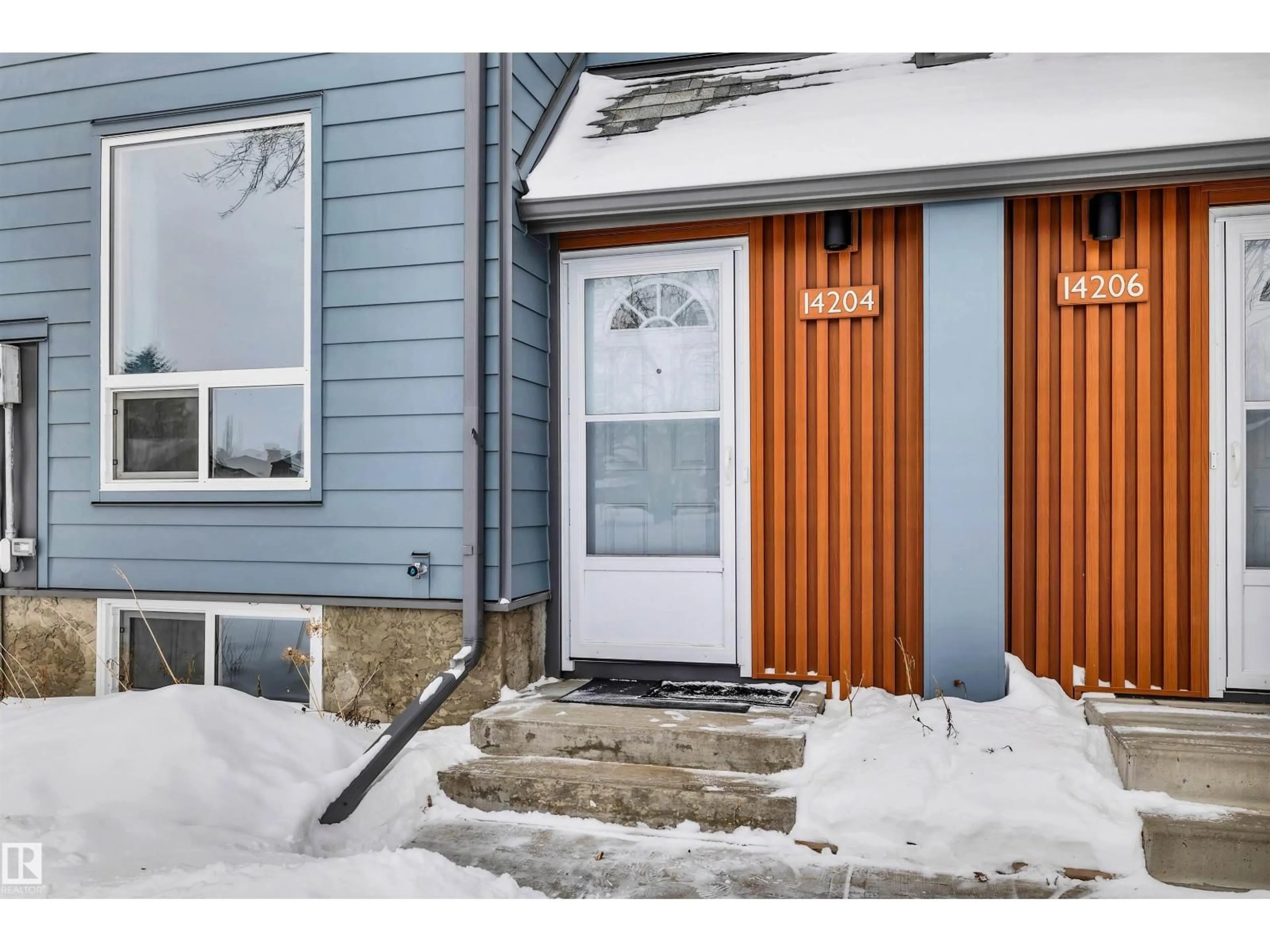 Indoor entryway for 14204 31 ST, Edmonton Alberta T5Y1H1