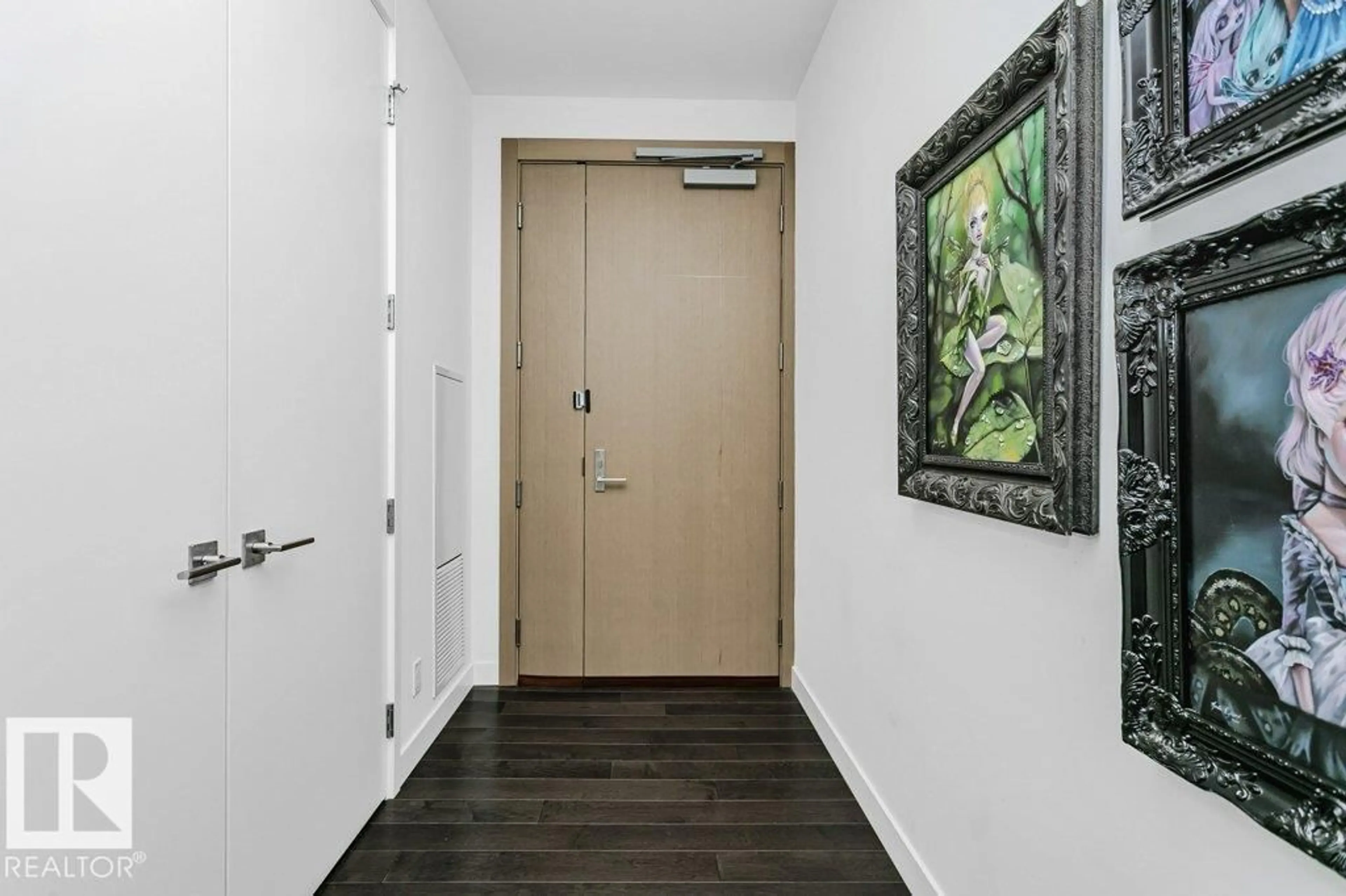 Indoor entryway for 4401 10360 102 ST NW, Edmonton Alberta T5J0K6