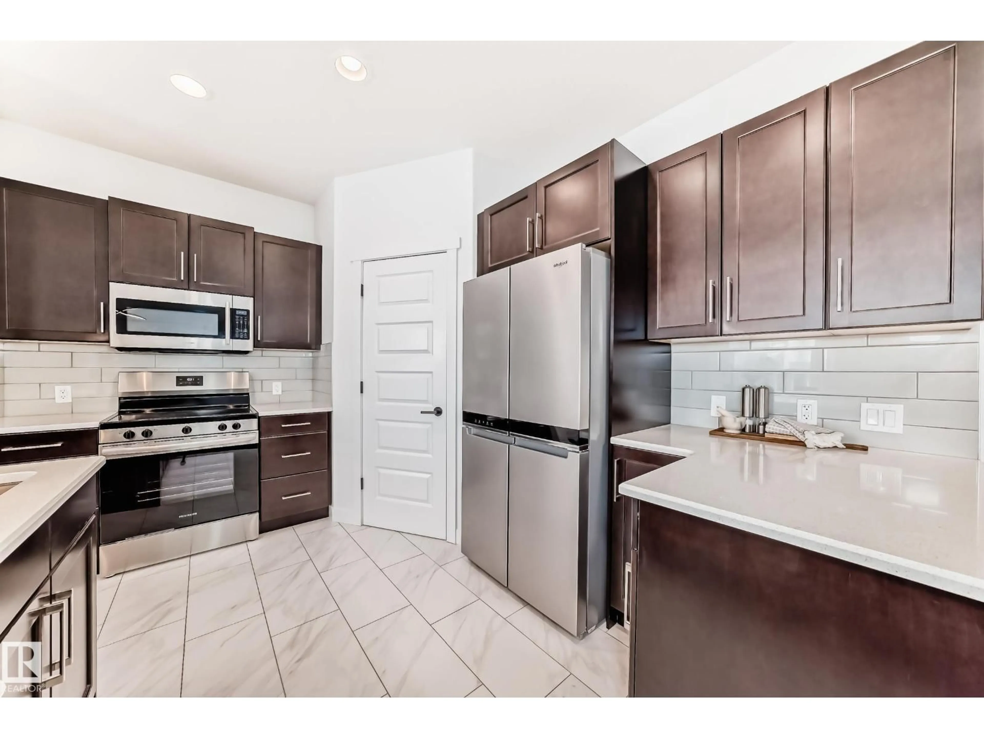 Standard kitchen, ceramic/tile floor for NW - 7797 GETTY WD, Edmonton Alberta T5T7A9