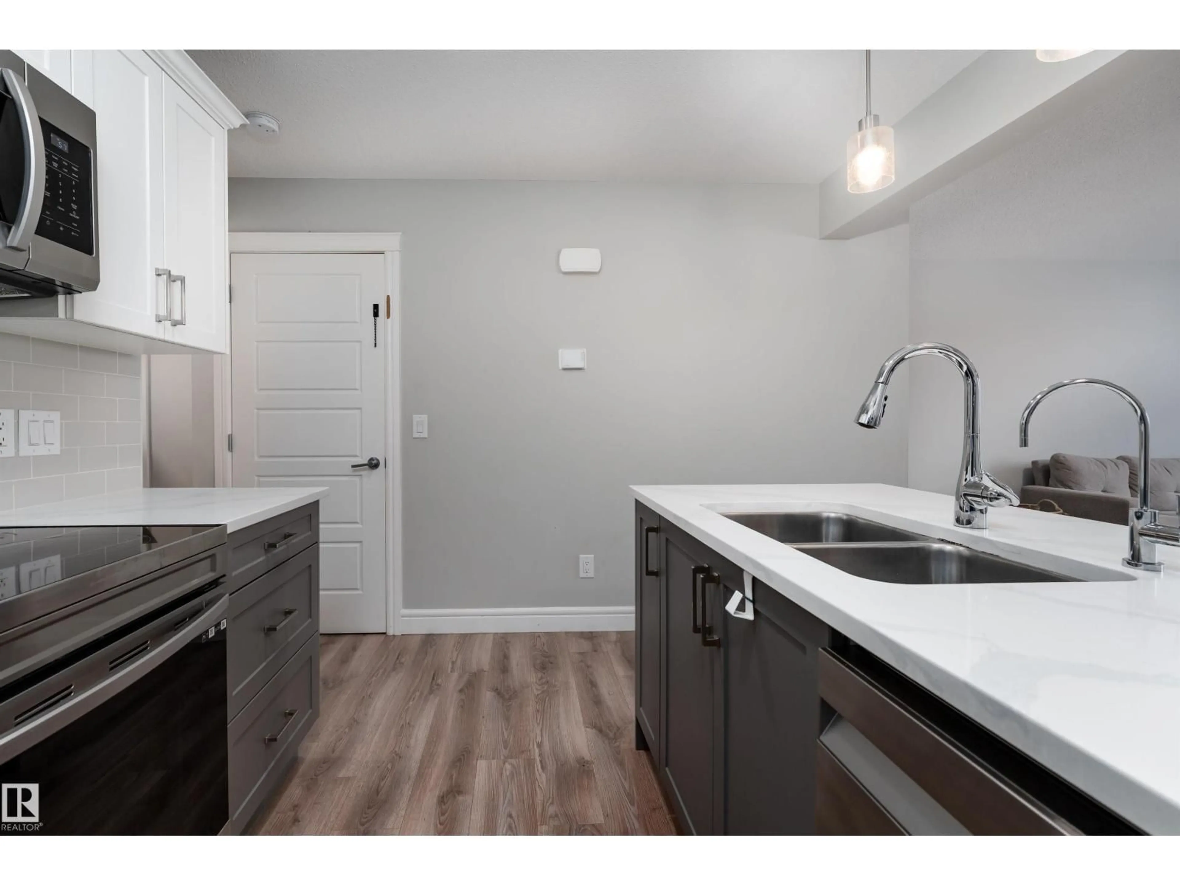 Unknown for 7647 KORULUK PL, Edmonton Alberta T6W4R7