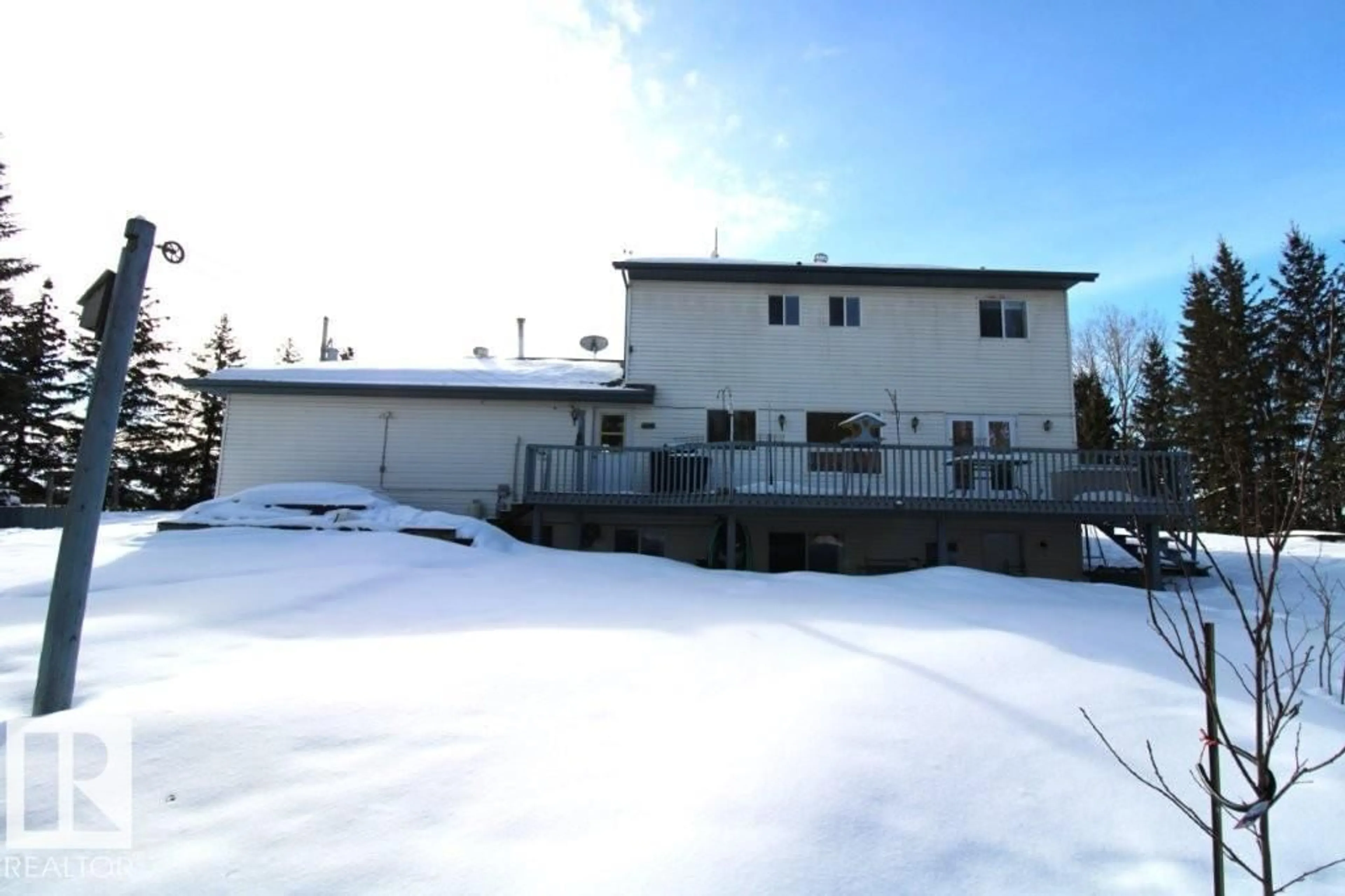 A pic from outside/outdoor area/front of a property/back of a property/a pic from drone, unknown for 3524 TWP. RD. 613A, Rural Barrhead County Alberta T7N1N2