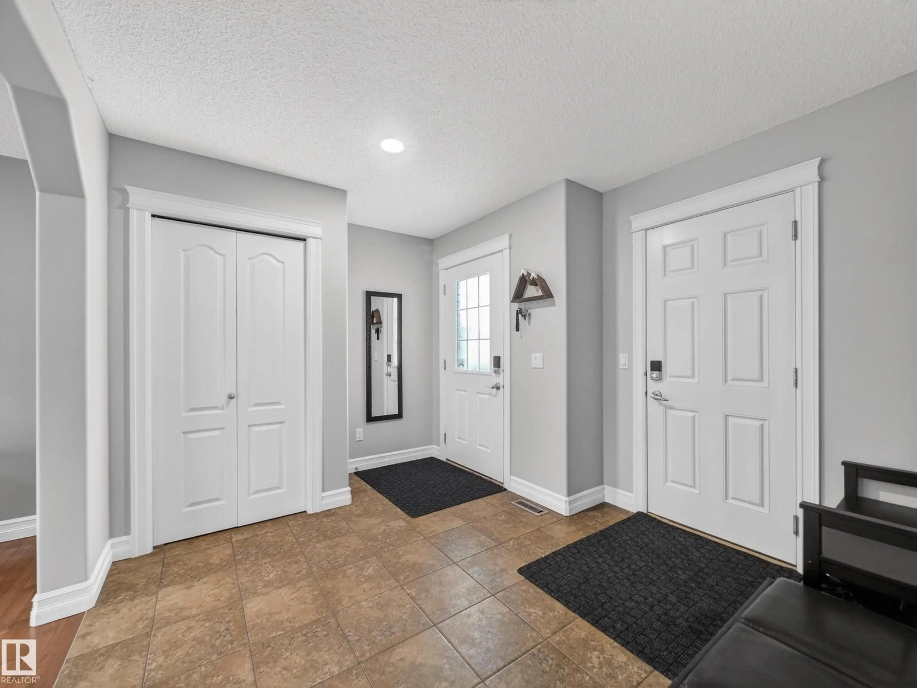 Indoor entryway for 64 RUE MADELENE, Beaumont Alberta T4X0E9