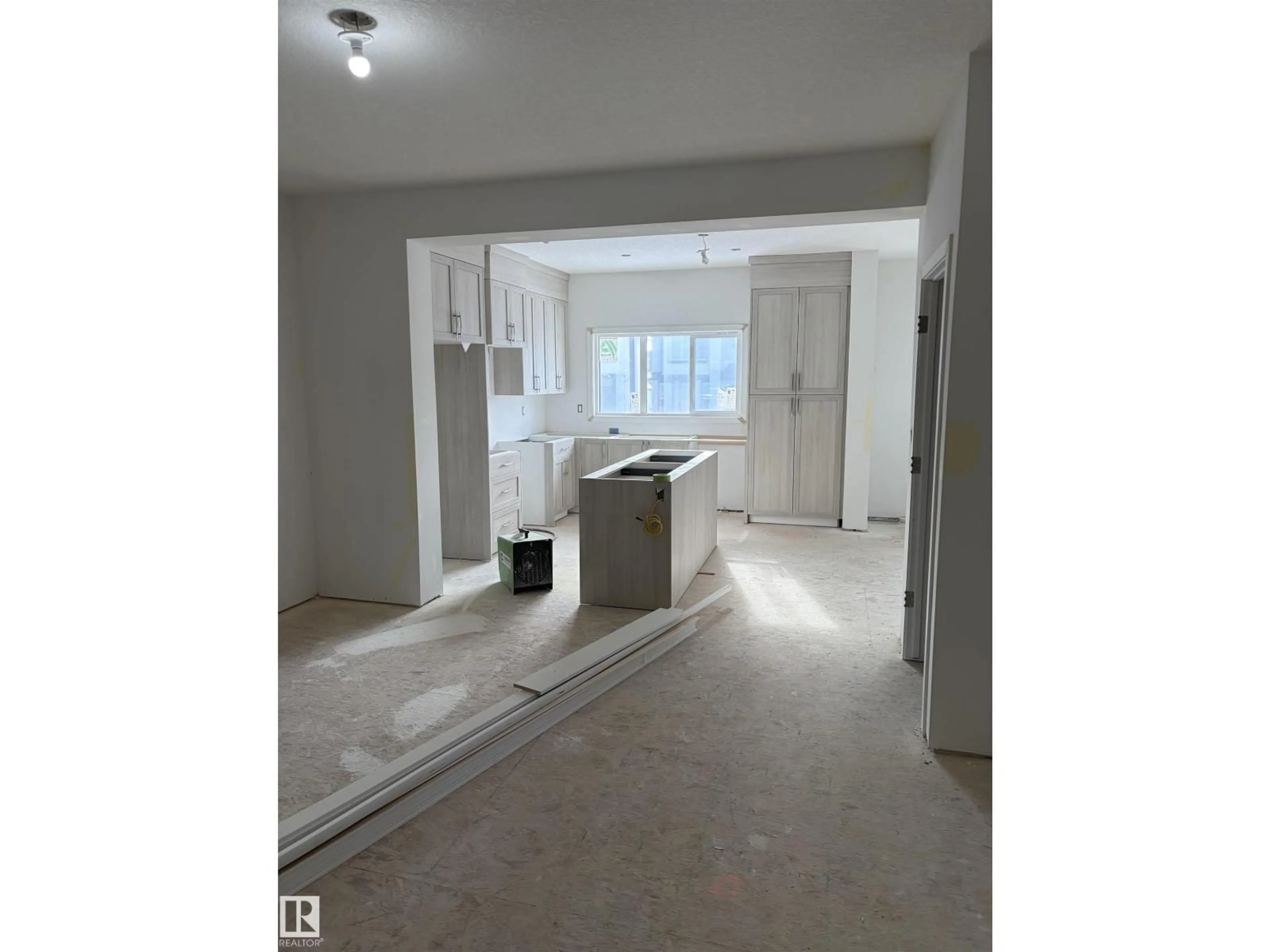 A pic of a room for 8923 ELVES LO, Edmonton Alberta T6M0T8