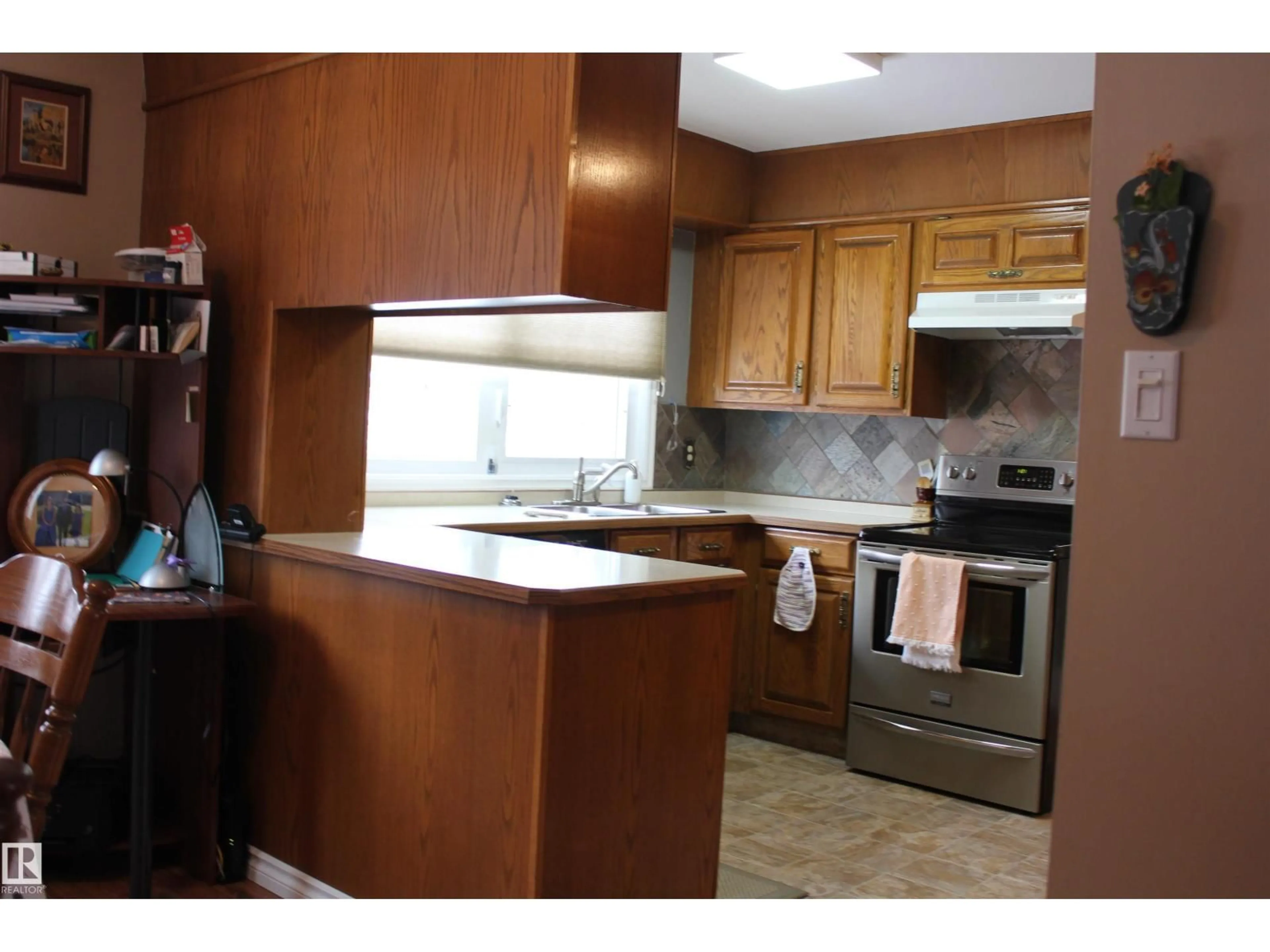 Standard kitchen, unknown for 5314 52 ST, Elk Point Alberta T0A1A0