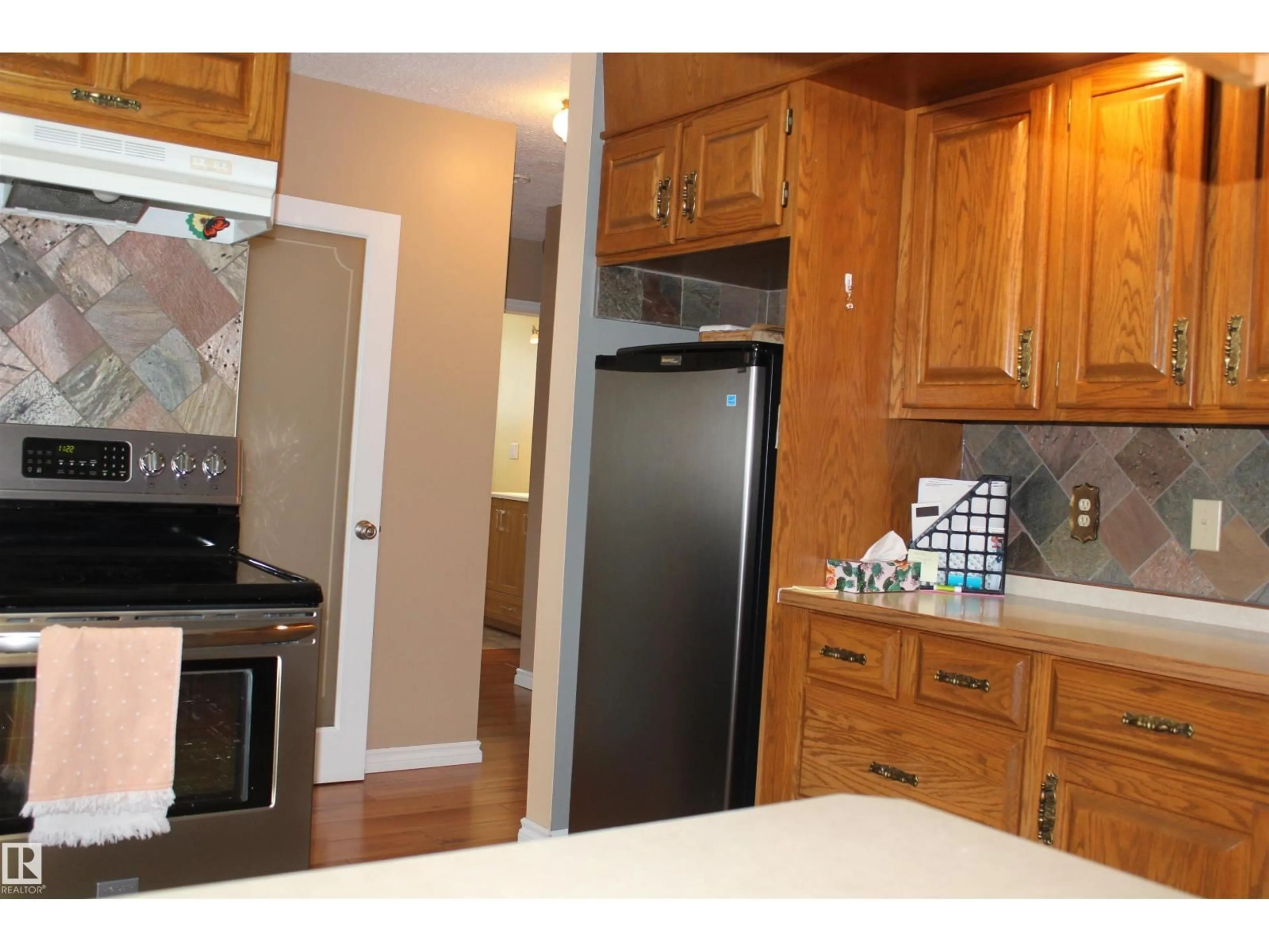 Standard kitchen, unknown for 5314 52 ST, Elk Point Alberta T0A1A0