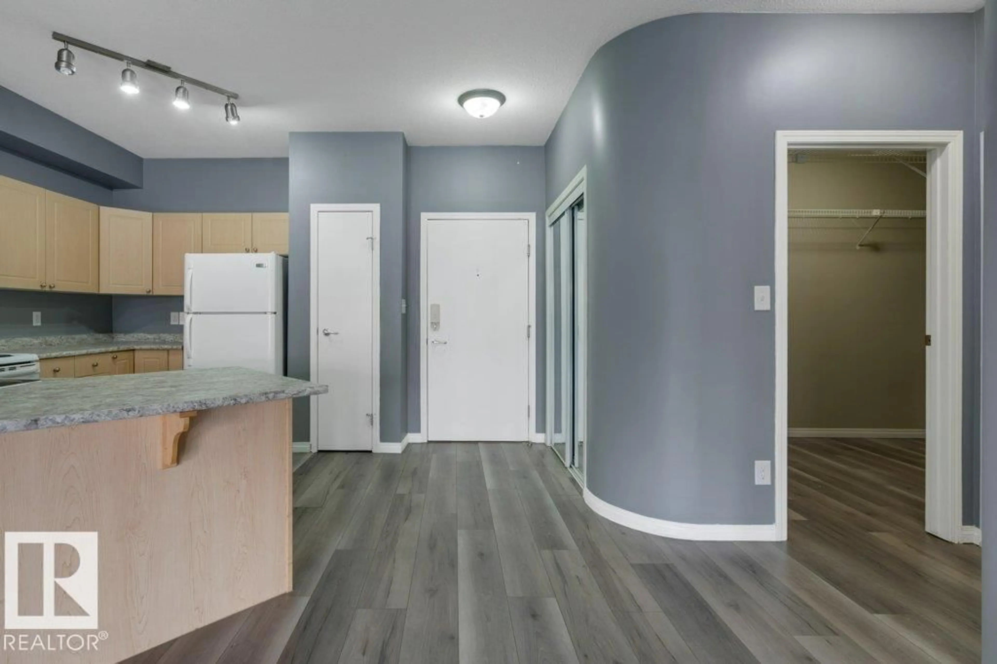 Indoor entryway for #126 - 4304 139 AV, Edmonton Alberta T5Y0H6