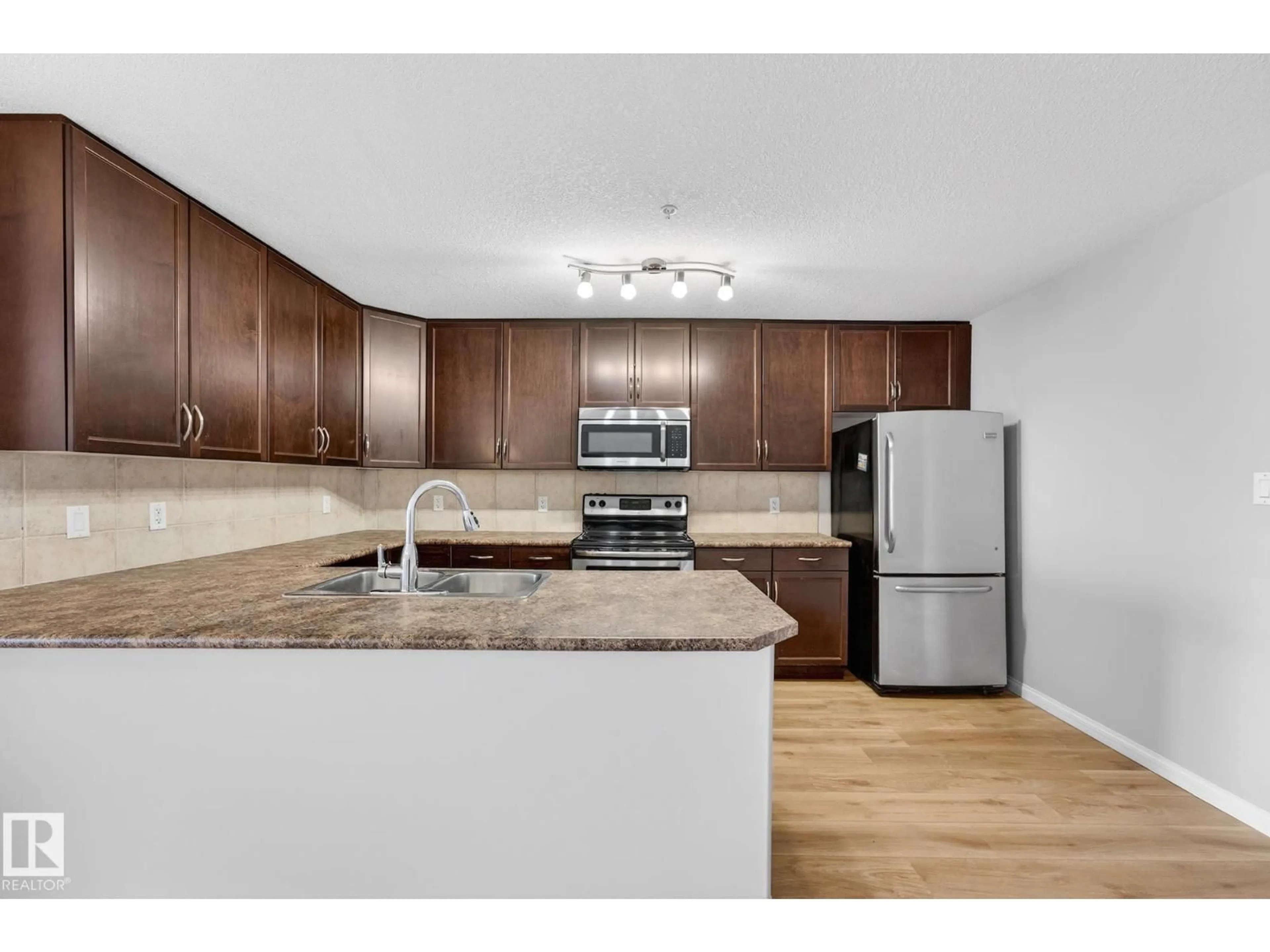 Standard kitchen, unknown for 319 - 1204 156 ST, Edmonton Alberta T6R0R6