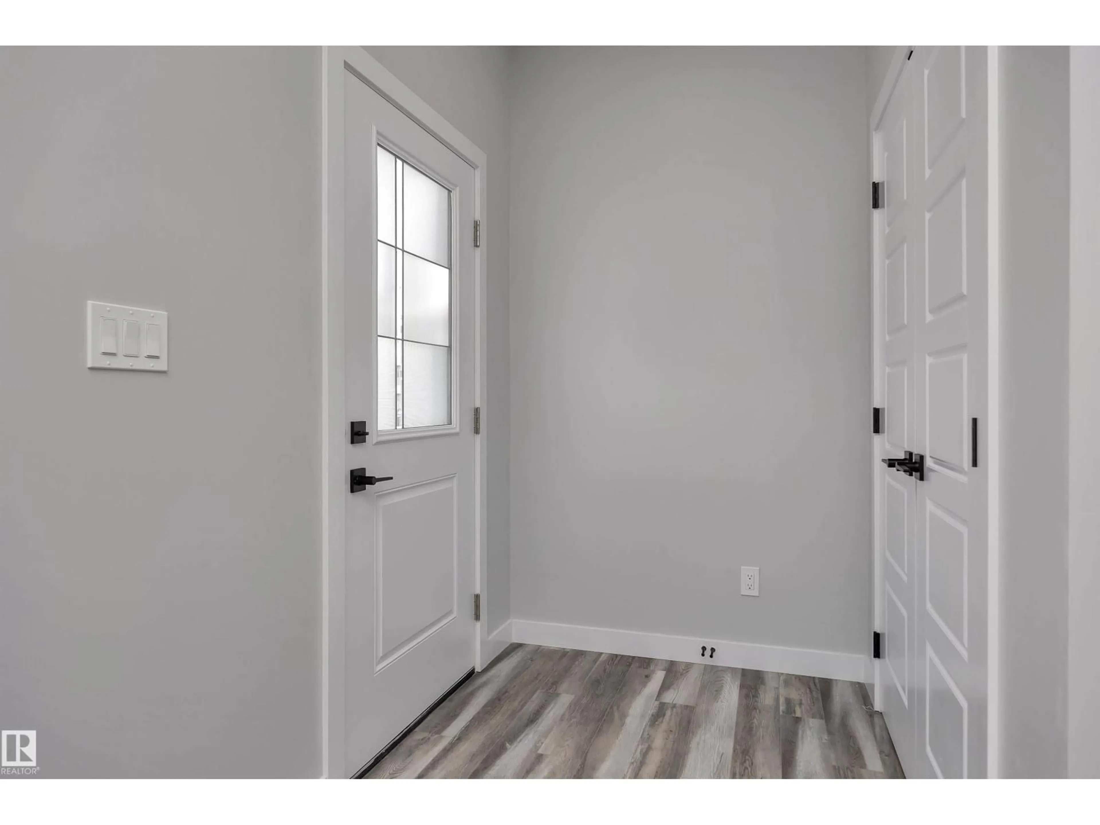 Indoor entryway for 64 PATRIOT WY, Spruce Grove Alberta T7X4E8