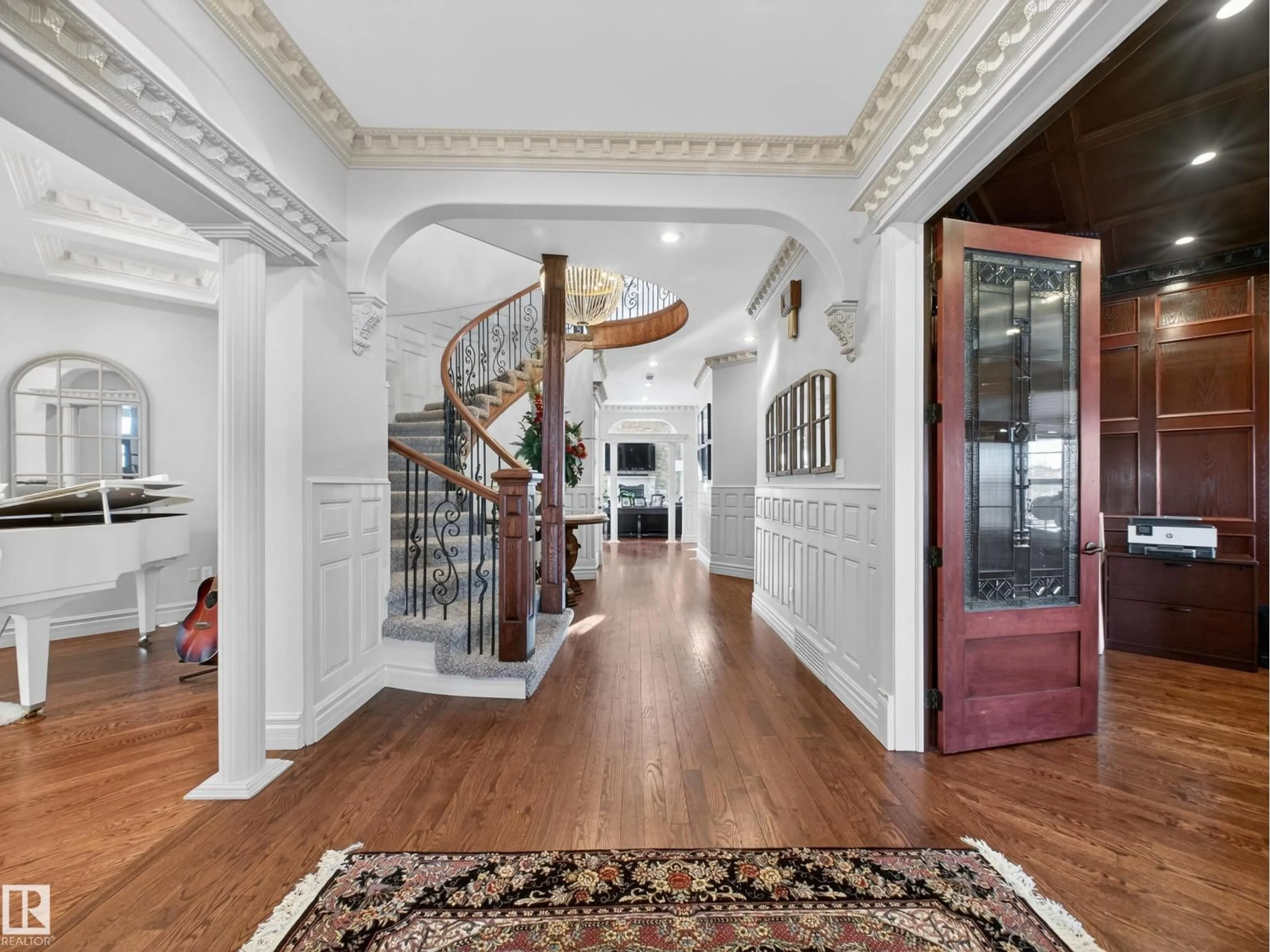 Indoor foyer for 37 - 26328 TWP ROAD 532 A, Rural Parkland County Alberta T7X4M1