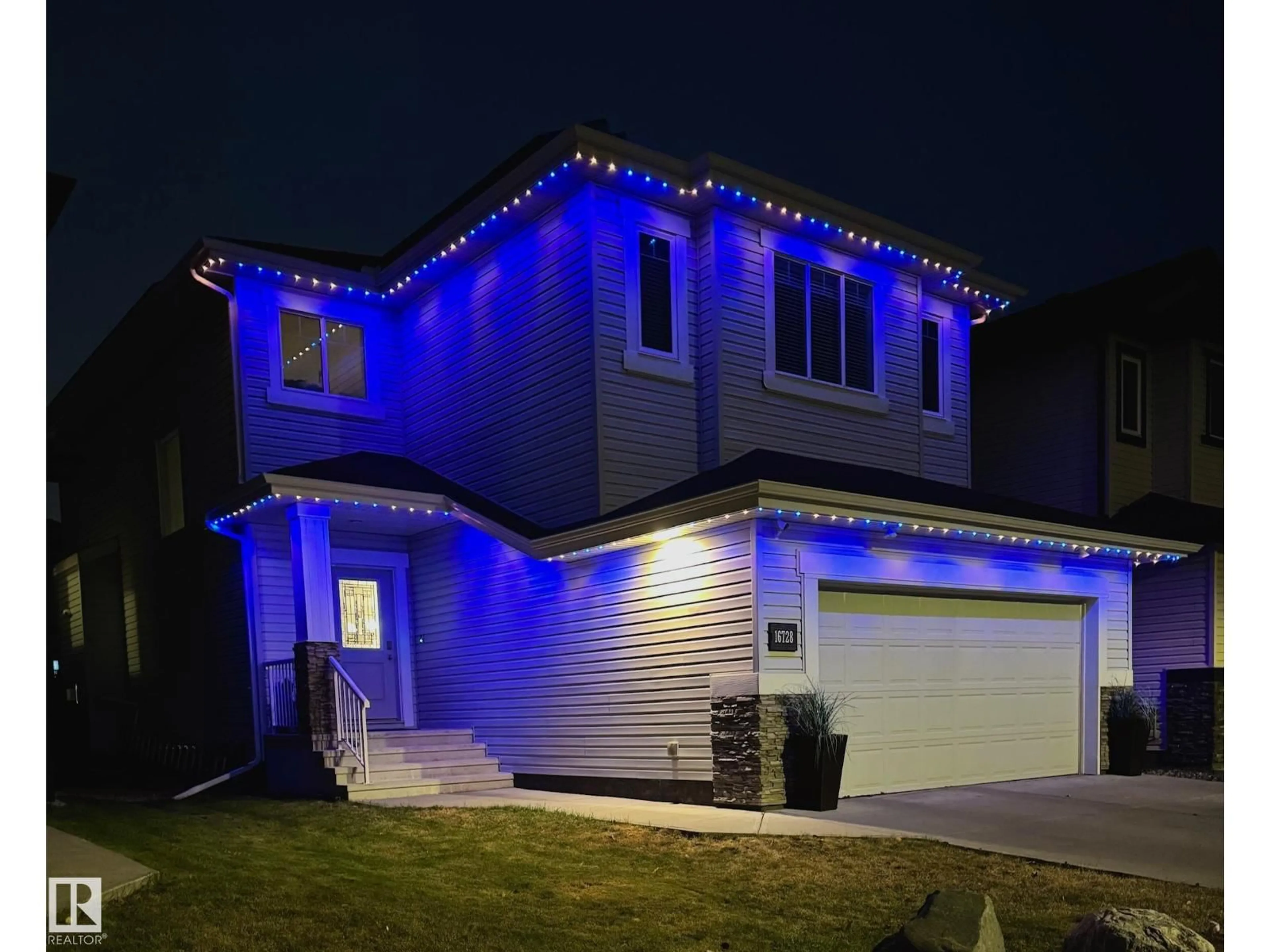 Home with vinyl exterior material, street for NW - 16728 60 ST, Edmonton Alberta T5Y0W6