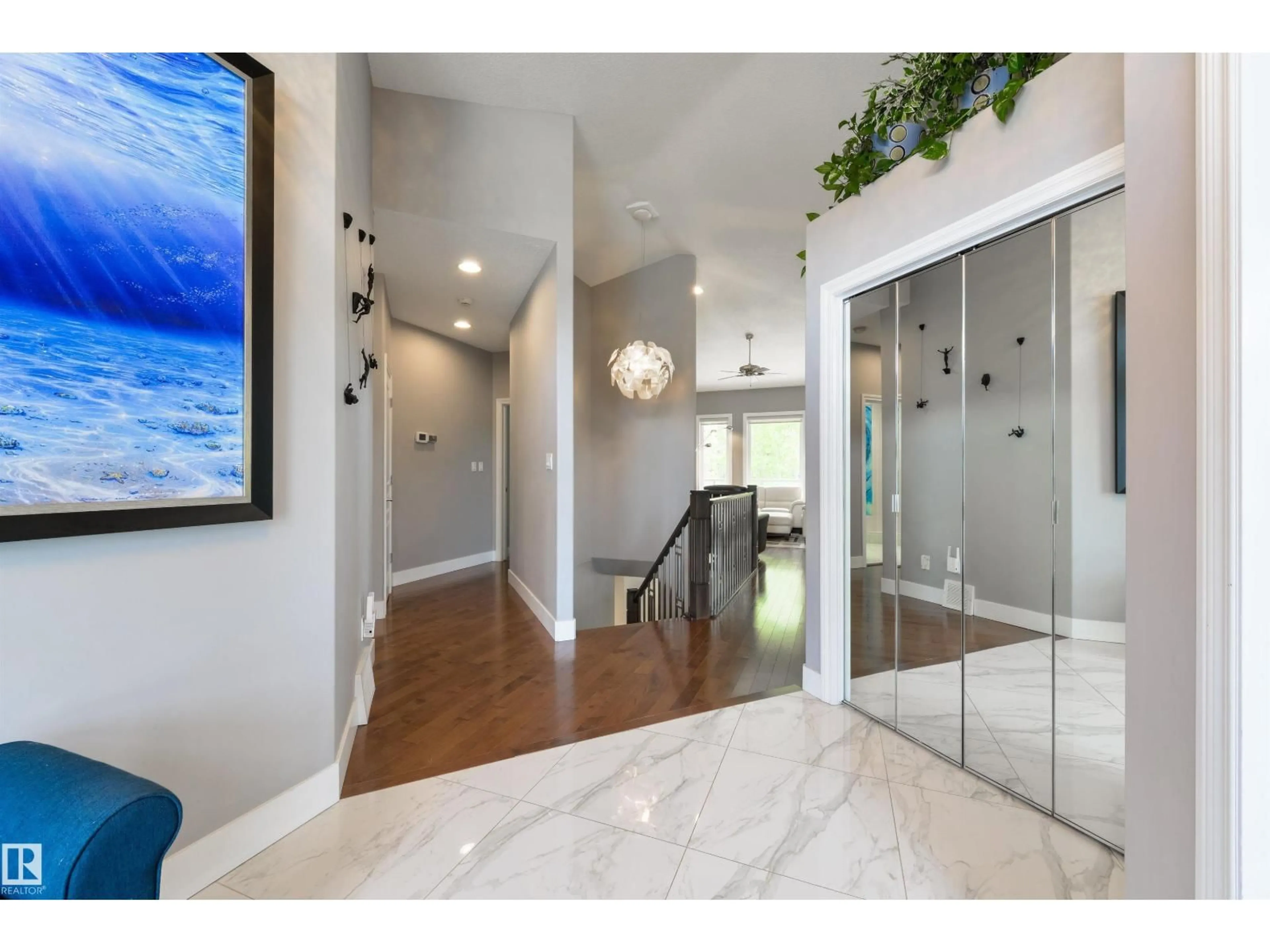 Indoor entryway for 14 PRESTIGE PT, Edmonton Alberta T6M2T3