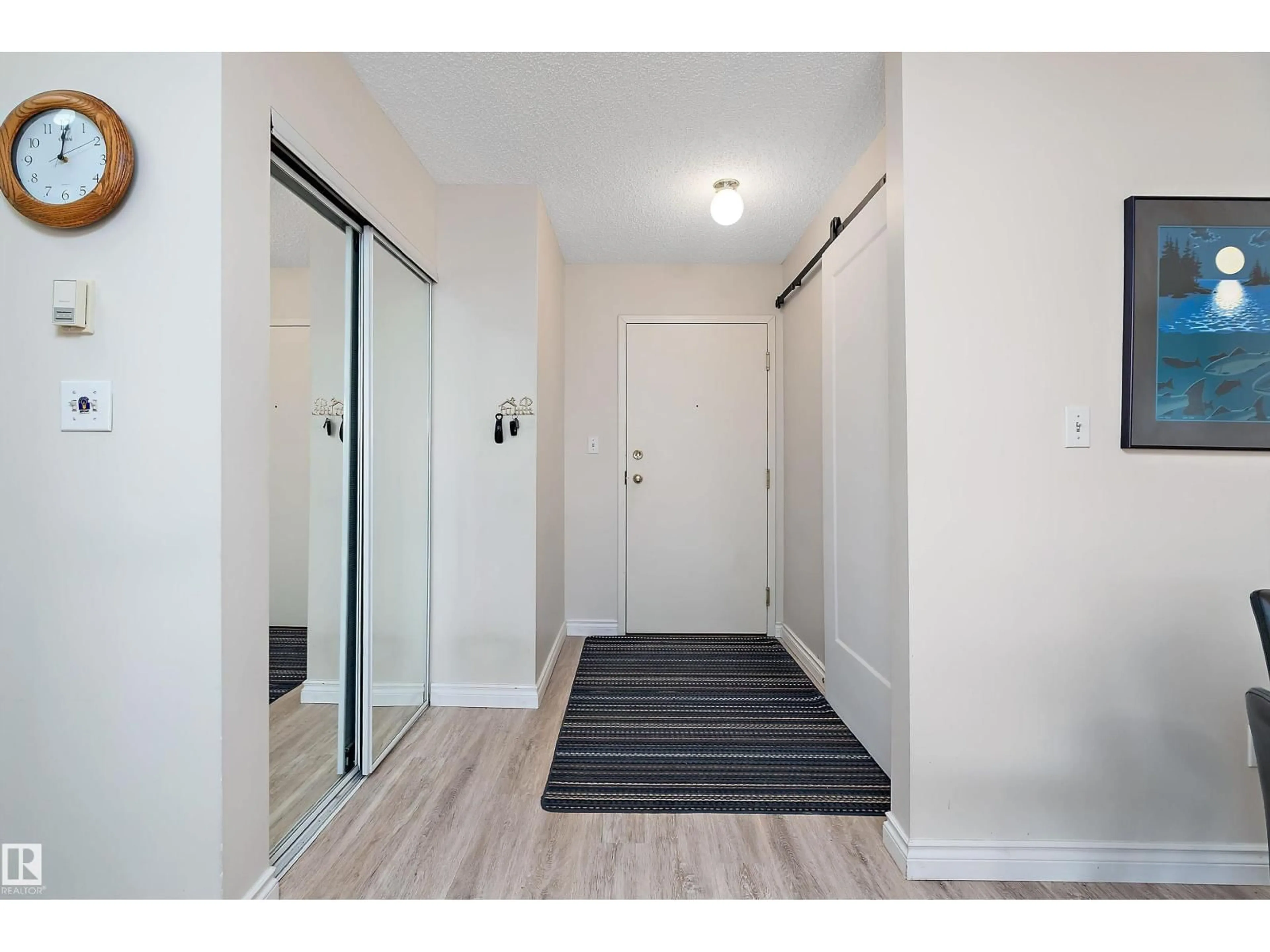 Indoor entryway for 116 - 11620 9A AV, Edmonton Alberta T6J7B4