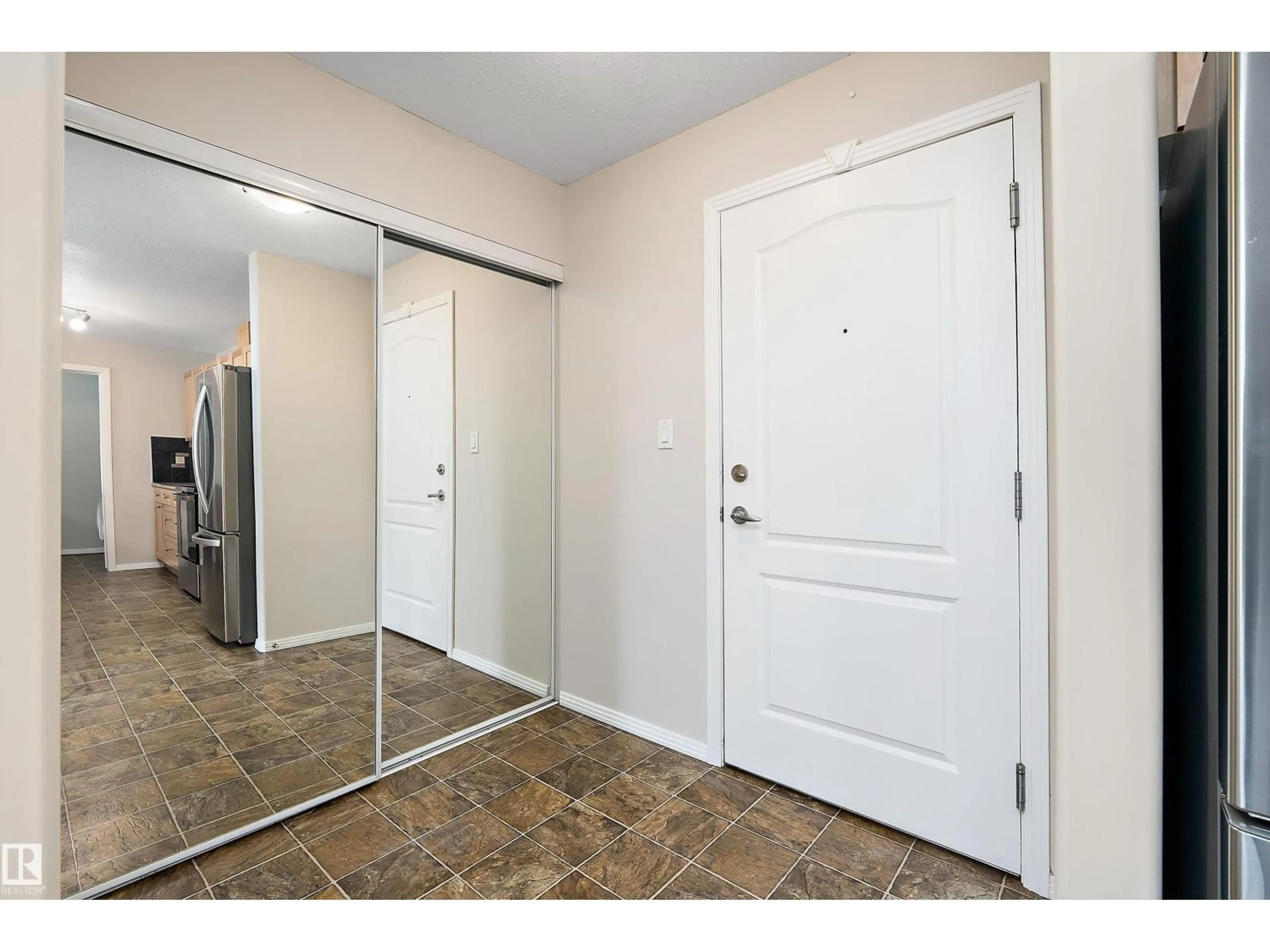 Indoor entryway for 217 - 592 HOOKE RD NW, Edmonton Alberta T5A5H2