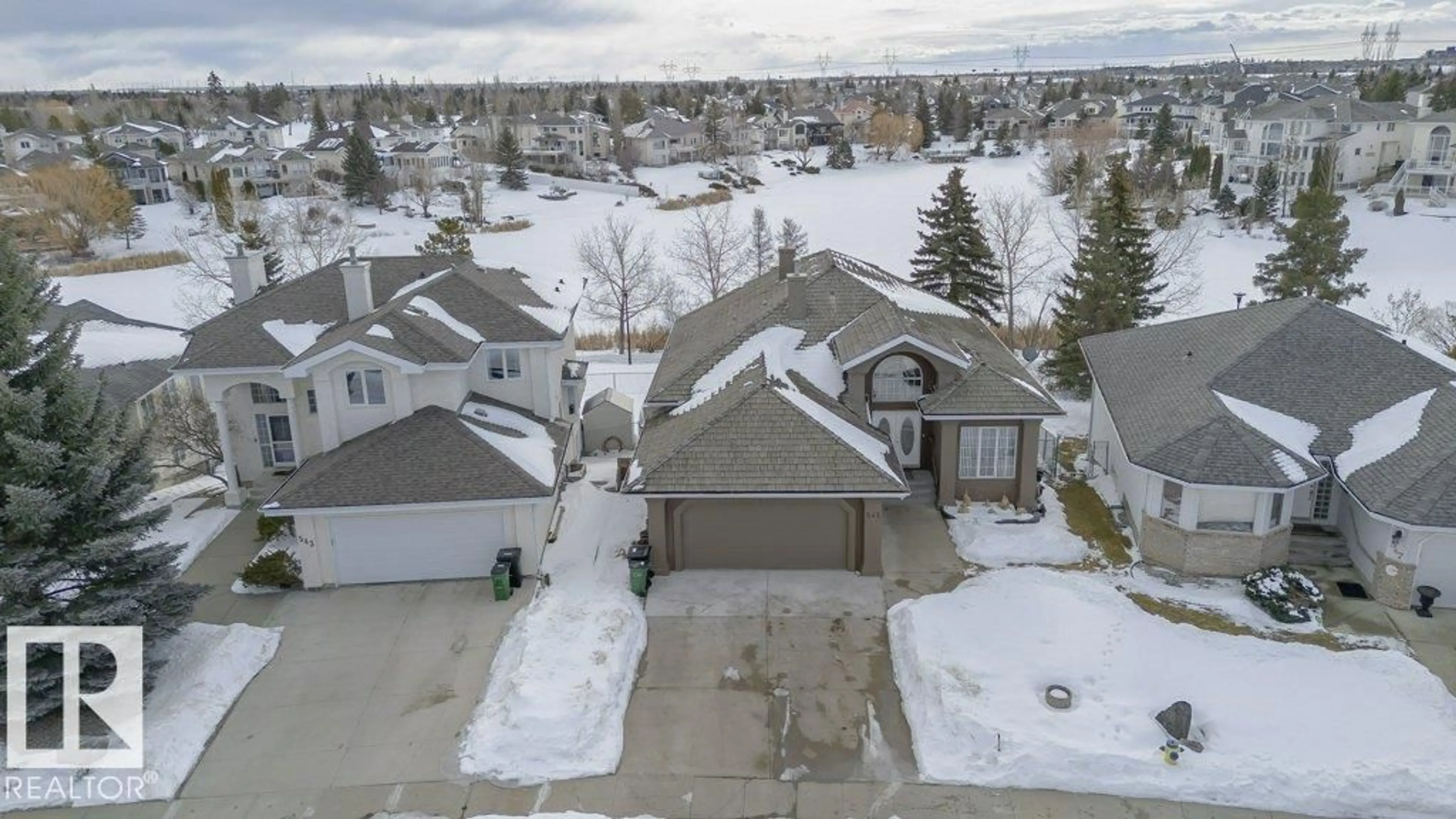 A pic from outside/outdoor area/front of a property/back of a property/a pic from drone, street for 545 TWIN BROOKS BAY BA, Edmonton Alberta T6J6X3