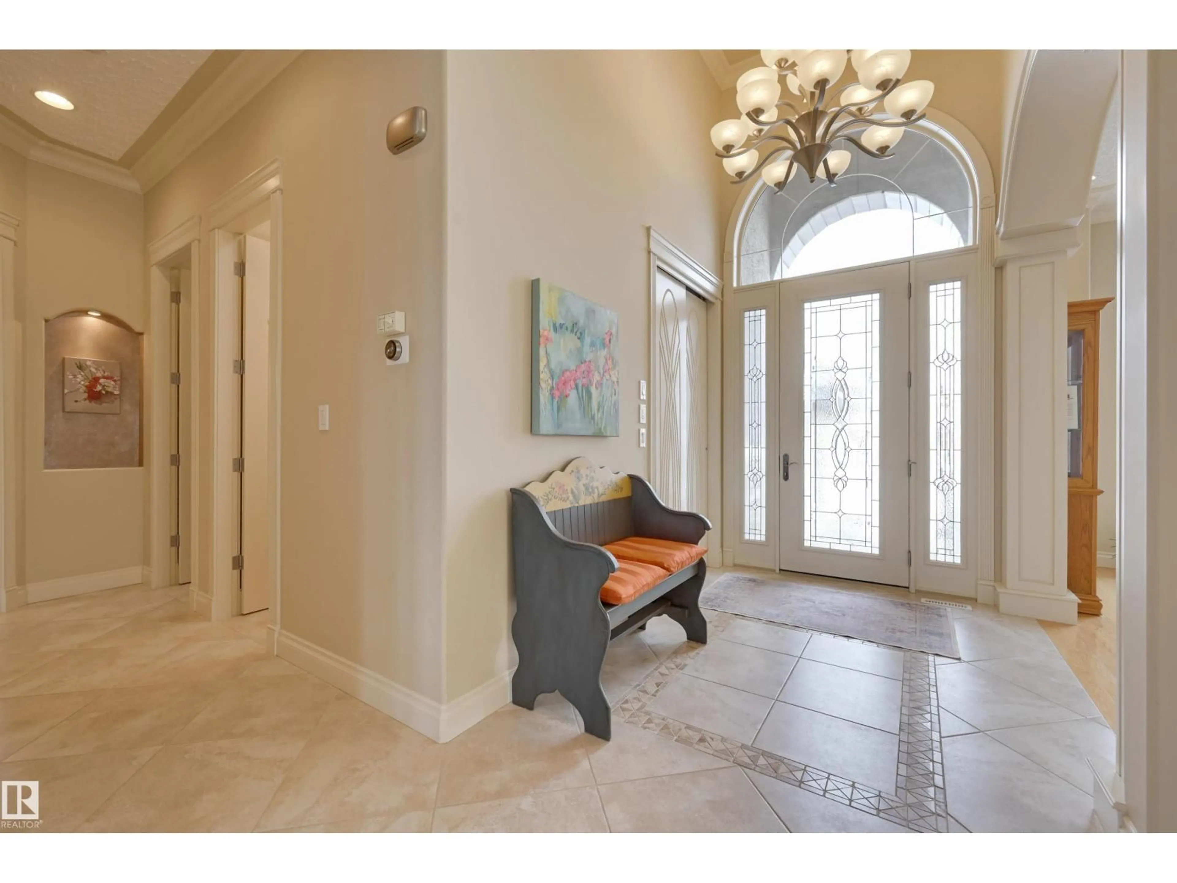 Indoor entryway for 192 DARLINGTON CR, Edmonton Alberta T6M2T2