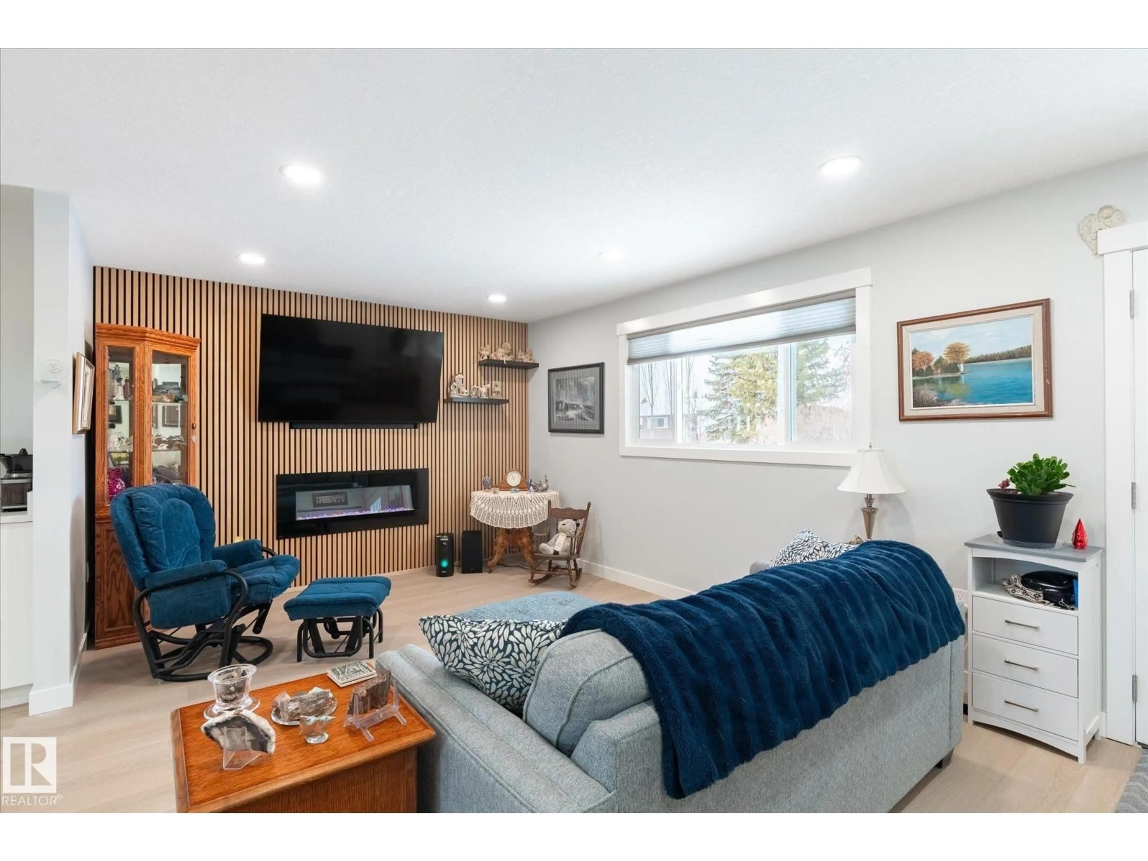 Living room with furniture, unknown for NW - 13543 67 ST, Edmonton Alberta T5C0C6