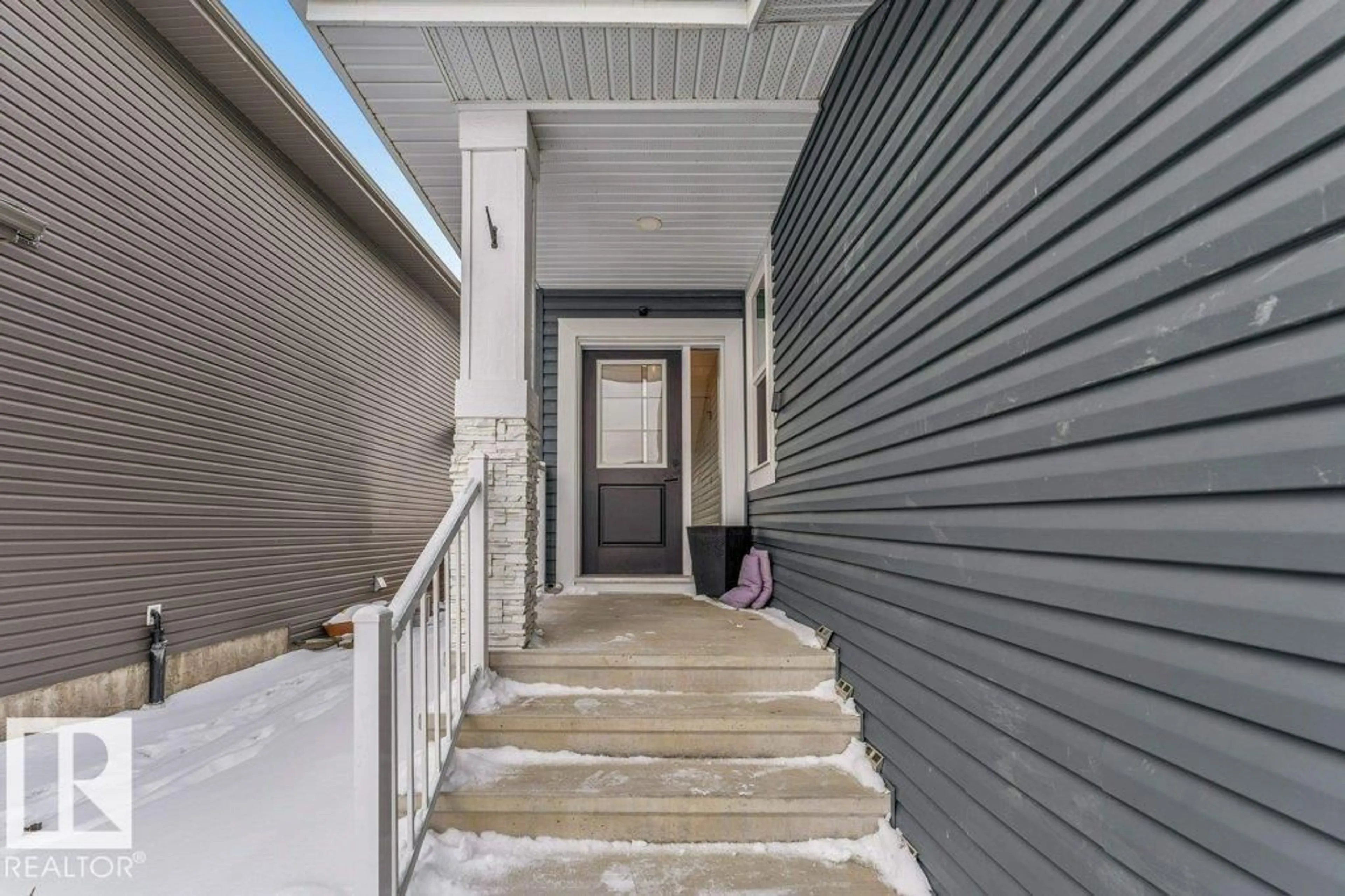 Indoor entryway for 73 PROSPECT PL, Spruce Grove Alberta T7X0E2
