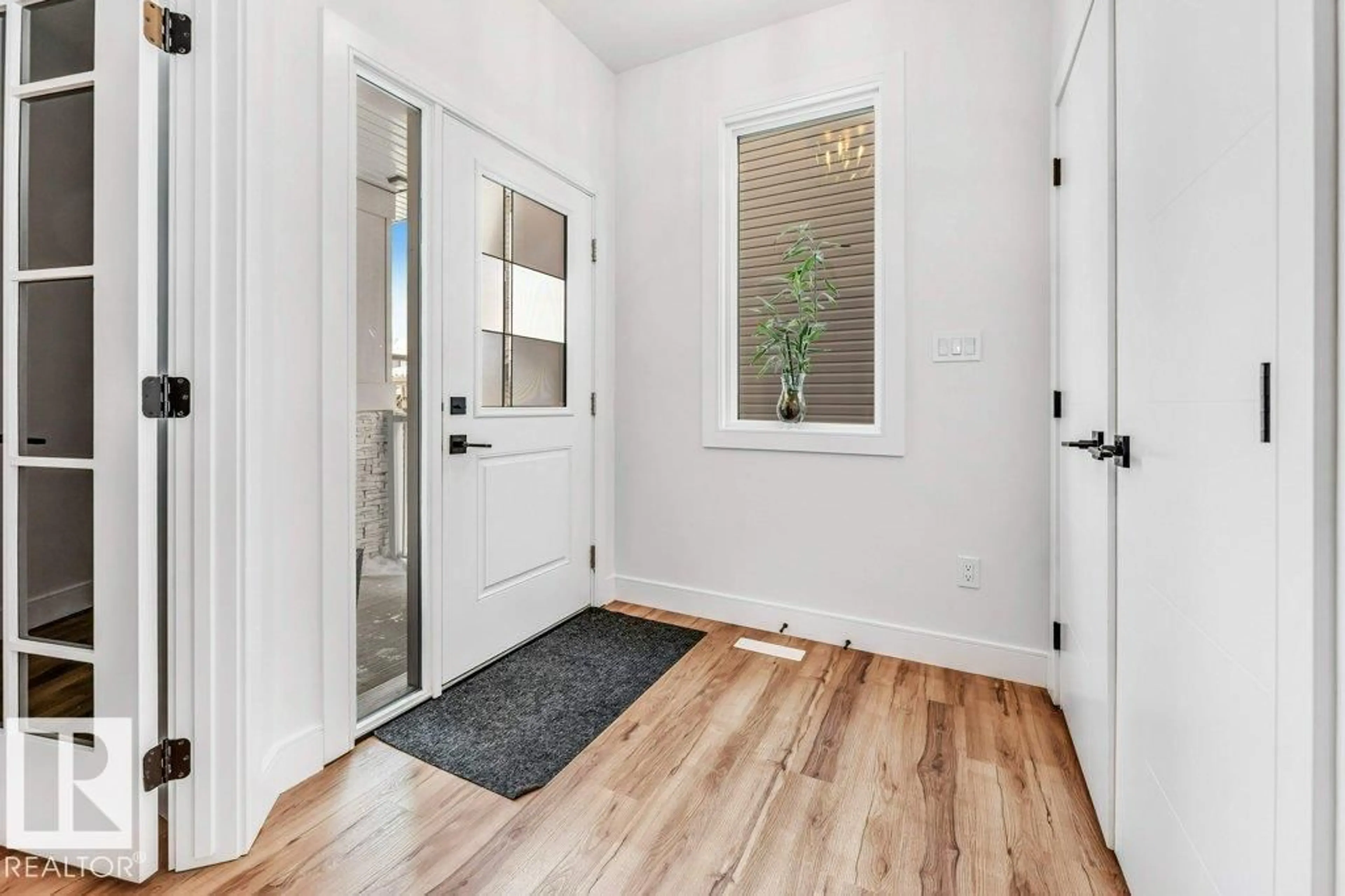 Indoor entryway for 73 PROSPECT PL, Spruce Grove Alberta T7X0E2
