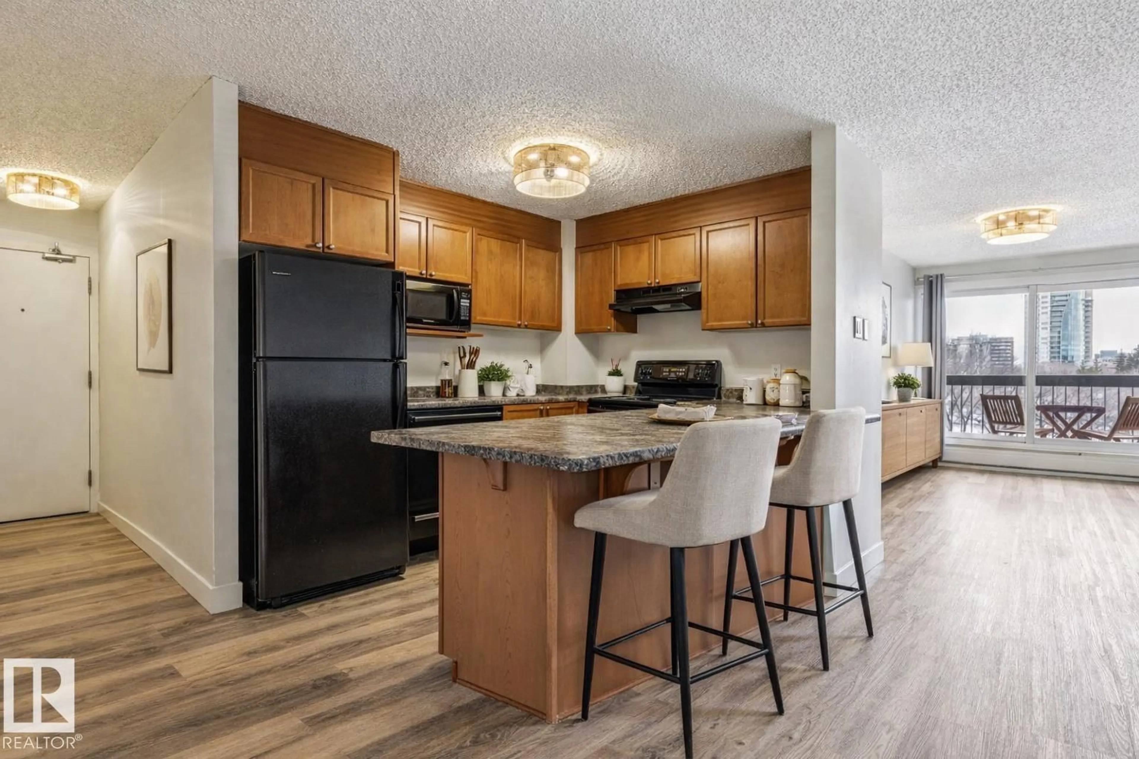 Standard kitchen, unknown for 404 - 9715 110 ST, Edmonton Alberta T5K2M1