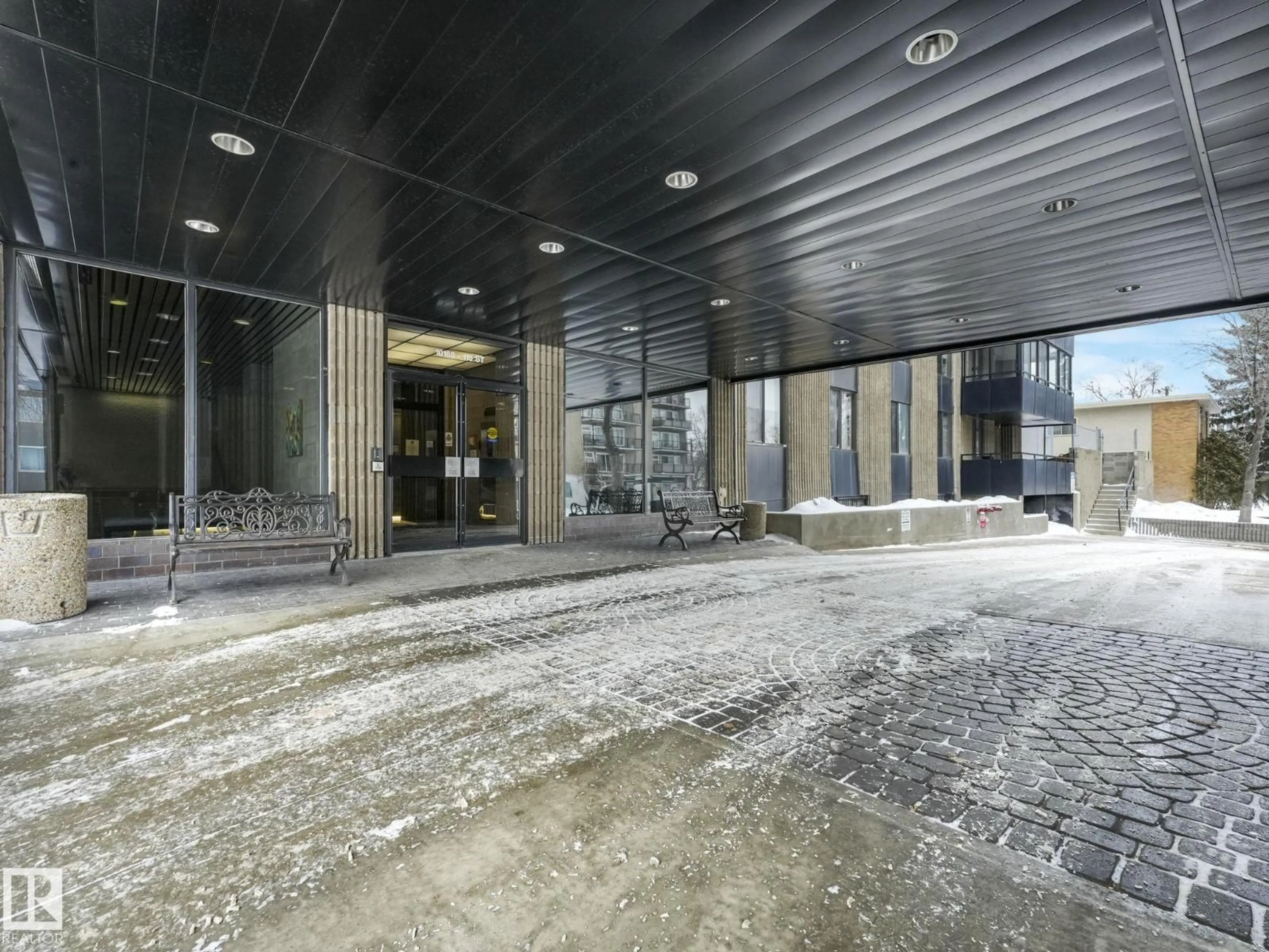 Indoor foyer for 1404 - 10160 115 ST NW, Edmonton Alberta T5K1T6