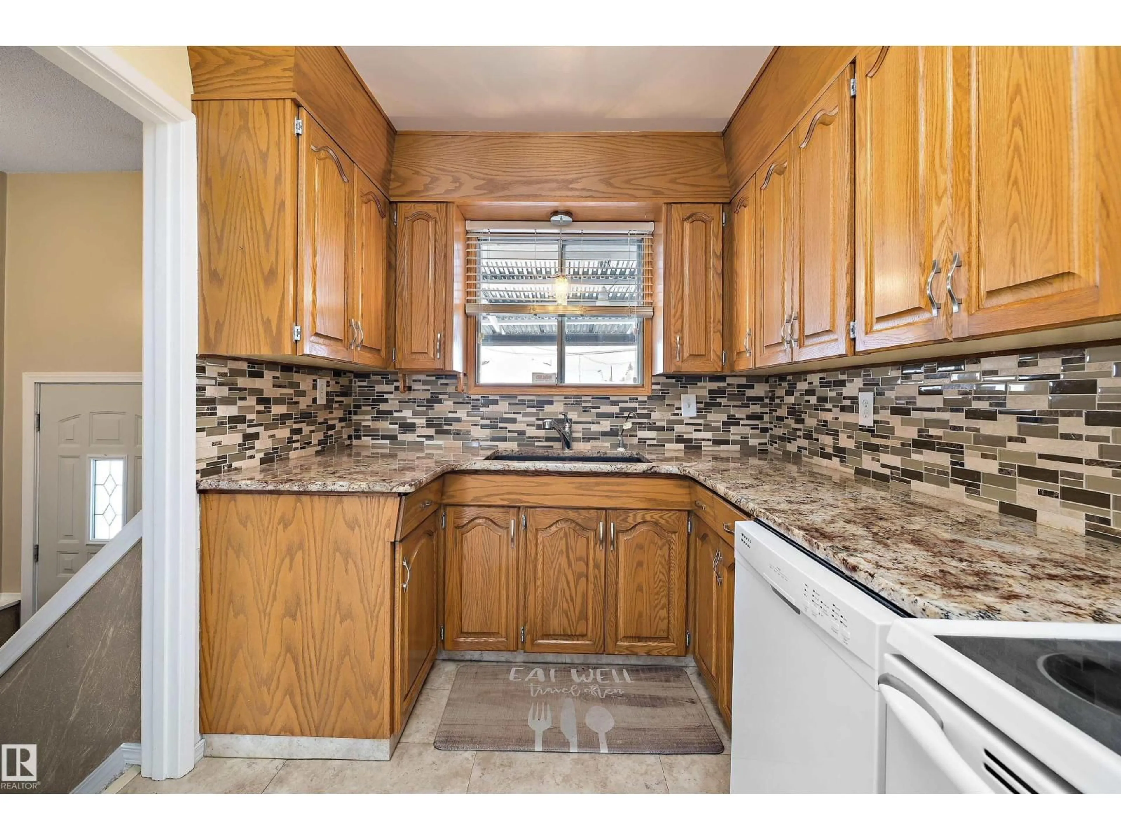 Standard kitchen, ceramic/tile floor for NW - 13536 66 ST, Edmonton Alberta T5C0B6