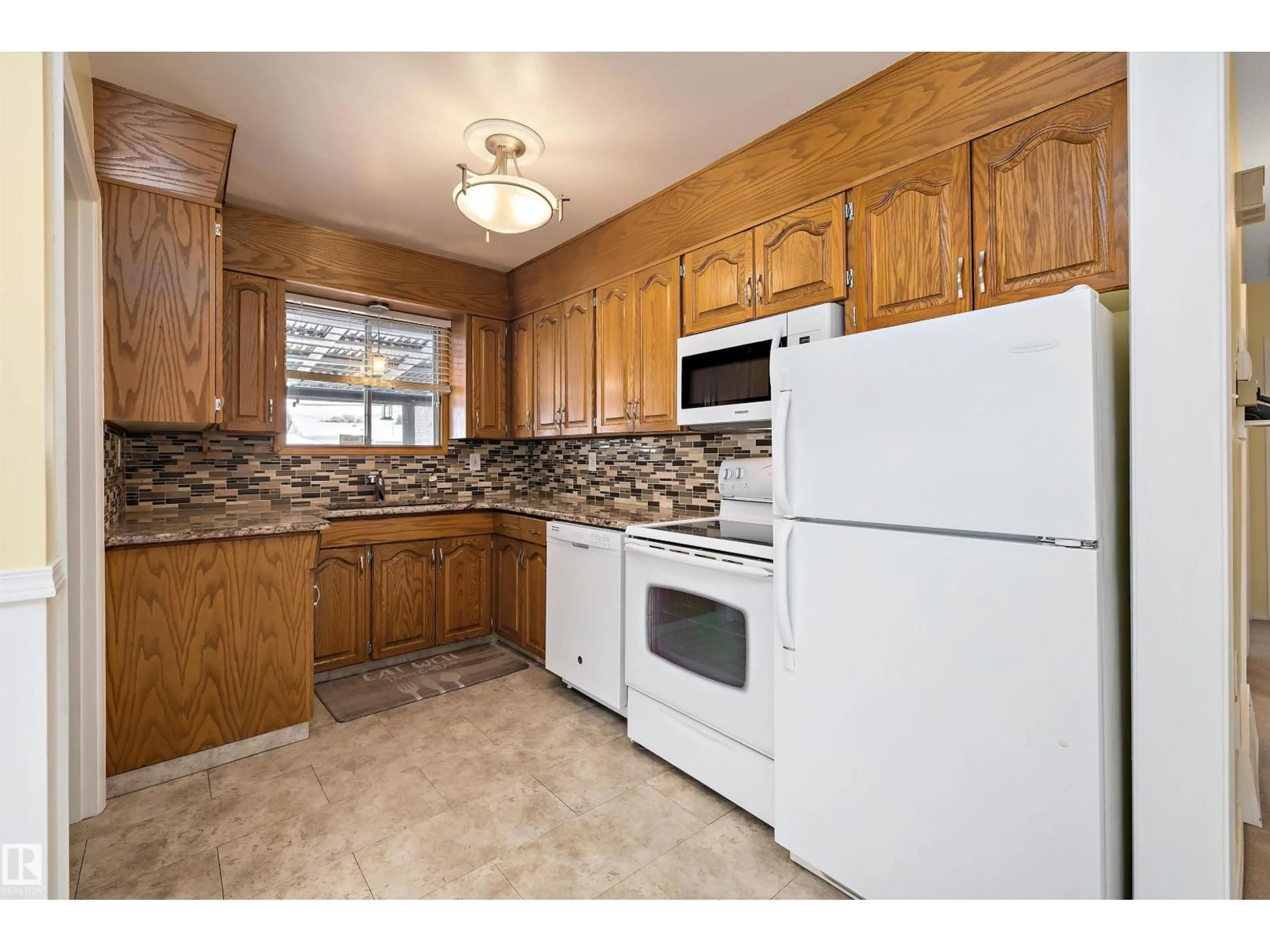 Standard kitchen, unknown for NW - 13536 66 ST, Edmonton Alberta T5C0B6