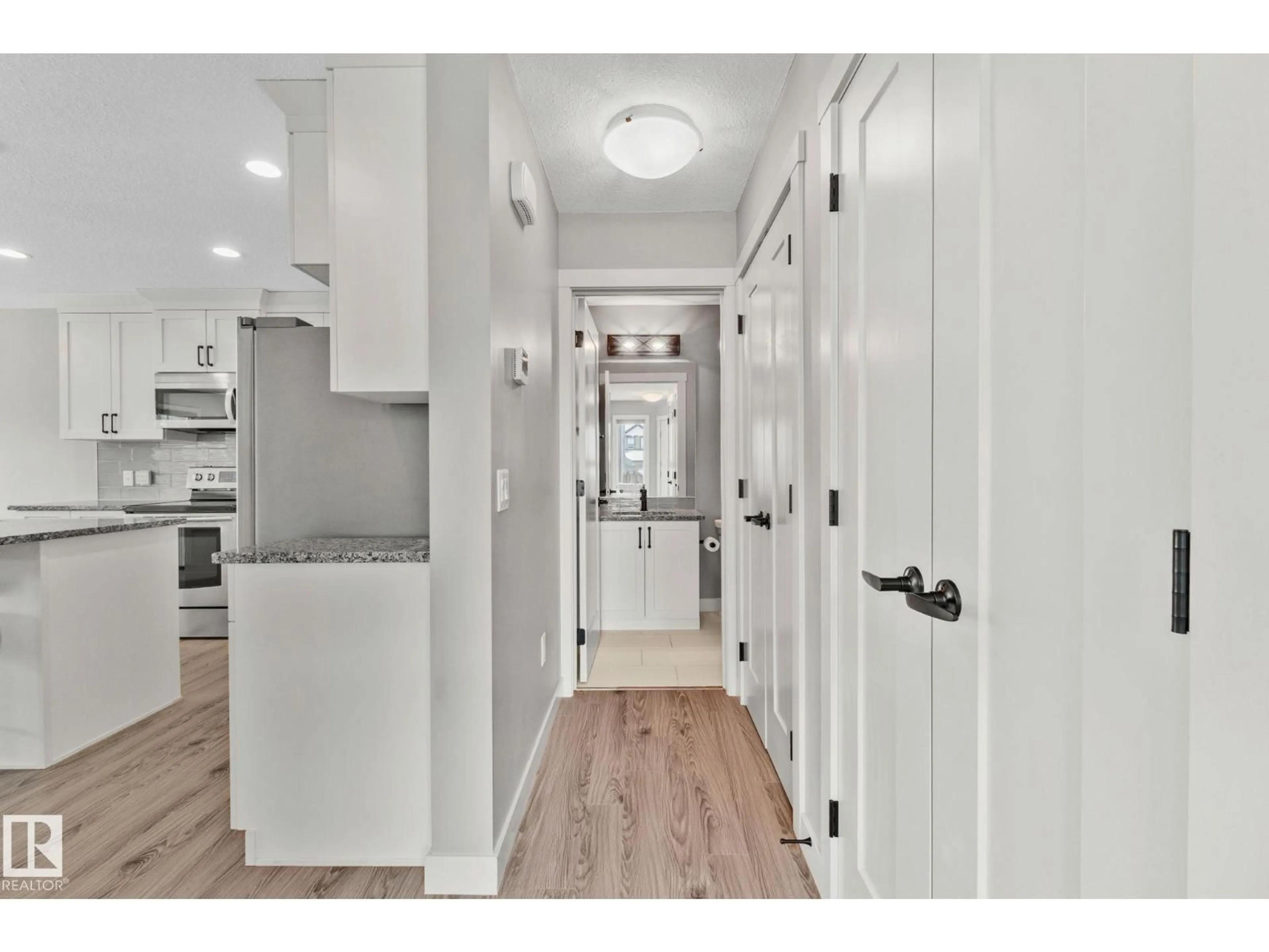 Indoor entryway for 135 ABBEY RD, Sherwood Park Alberta T8H0Z2