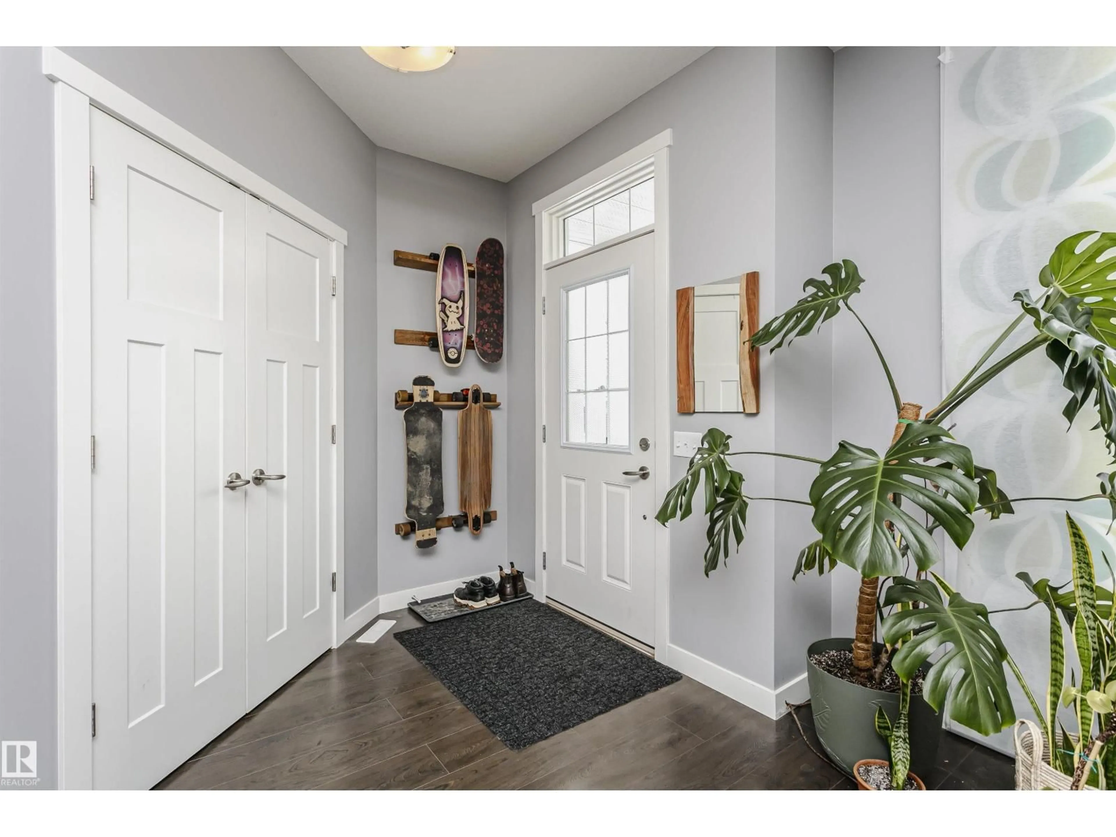 Indoor entryway for SW - 16420 15 AV, Edmonton Alberta T6W2T2