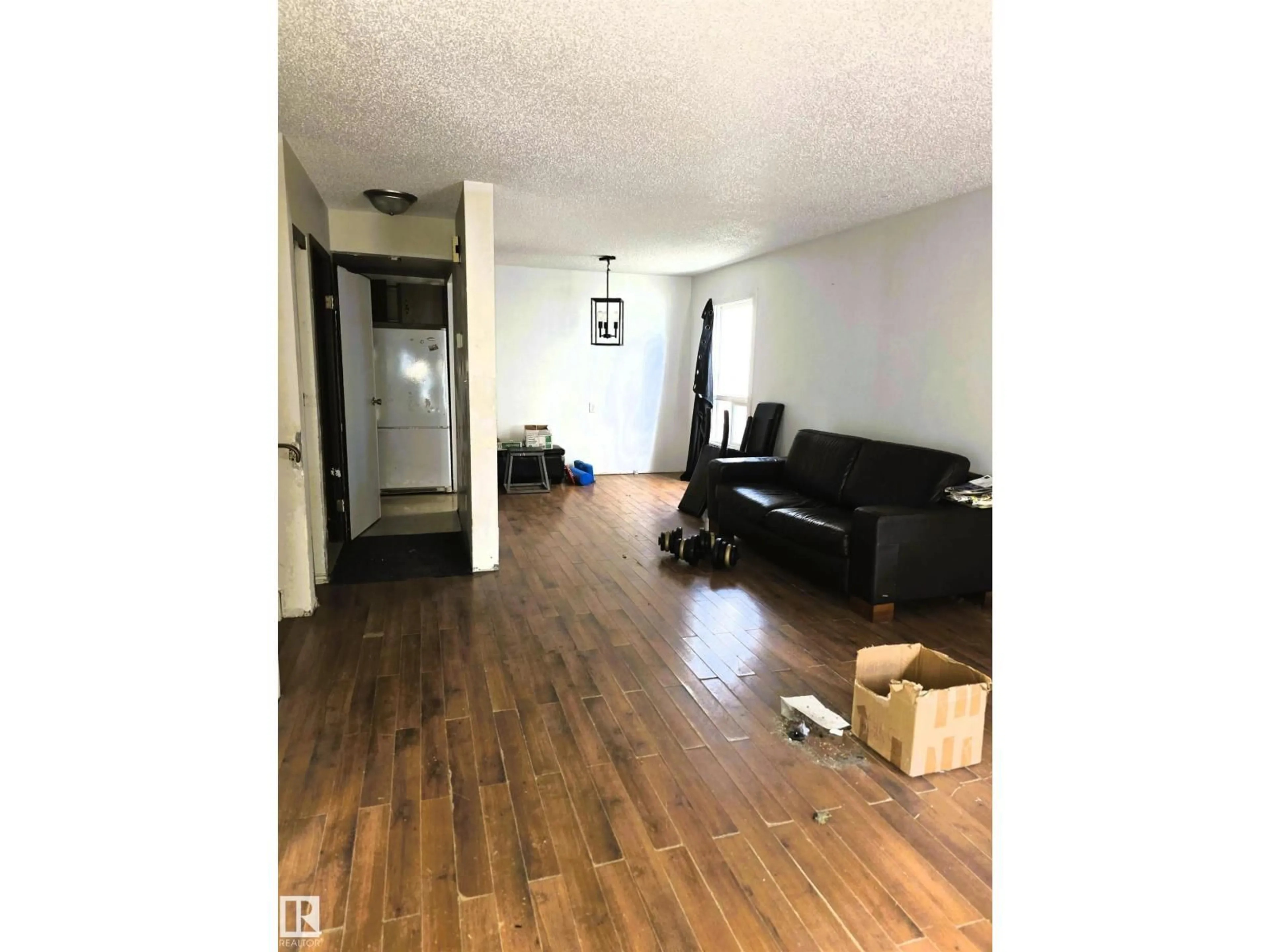 A pic of a room for 6340 184 ST, Edmonton Alberta T5T2N8