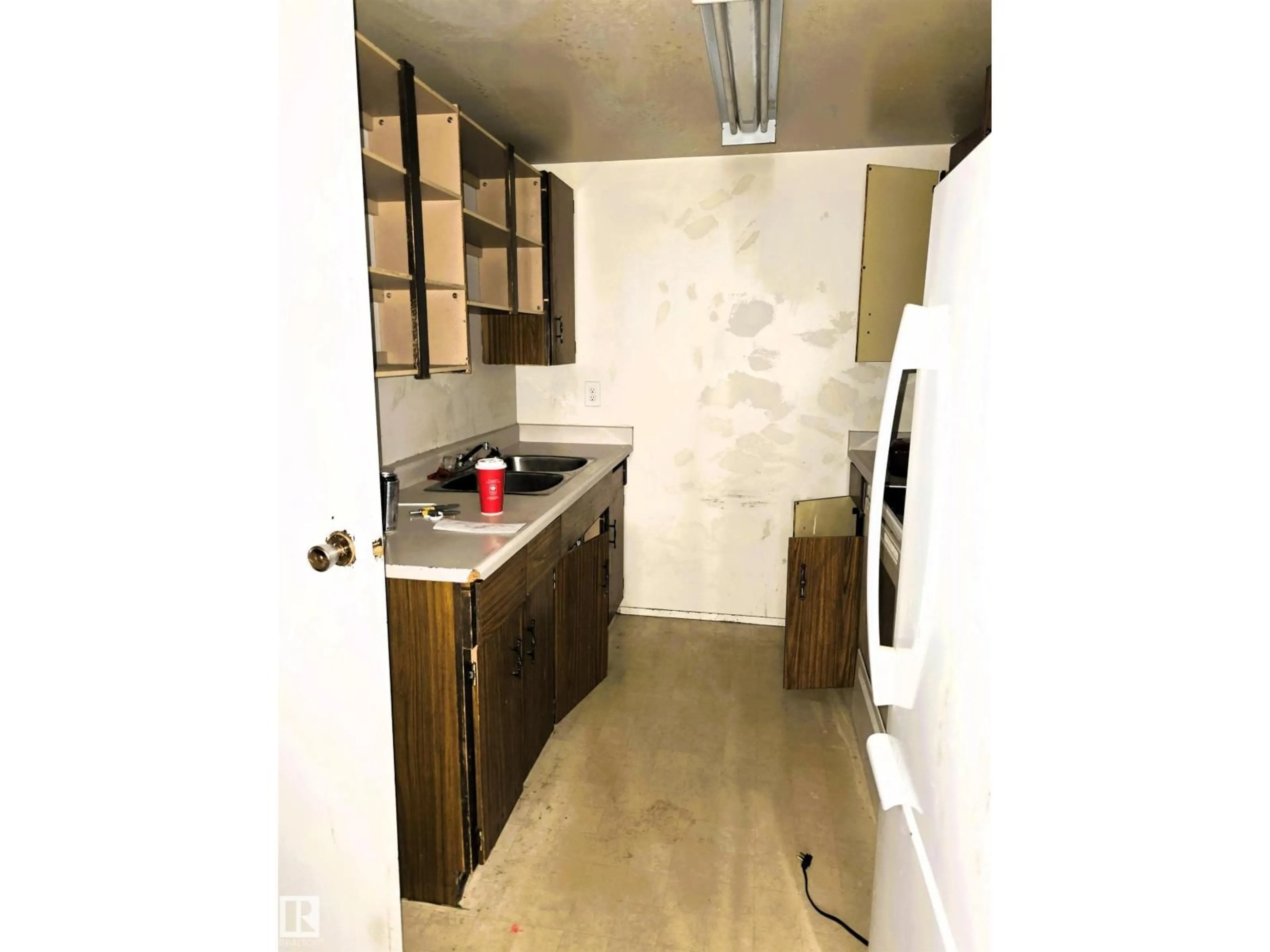 Standard kitchen, unknown for 6340 184 ST, Edmonton Alberta T5T2N8