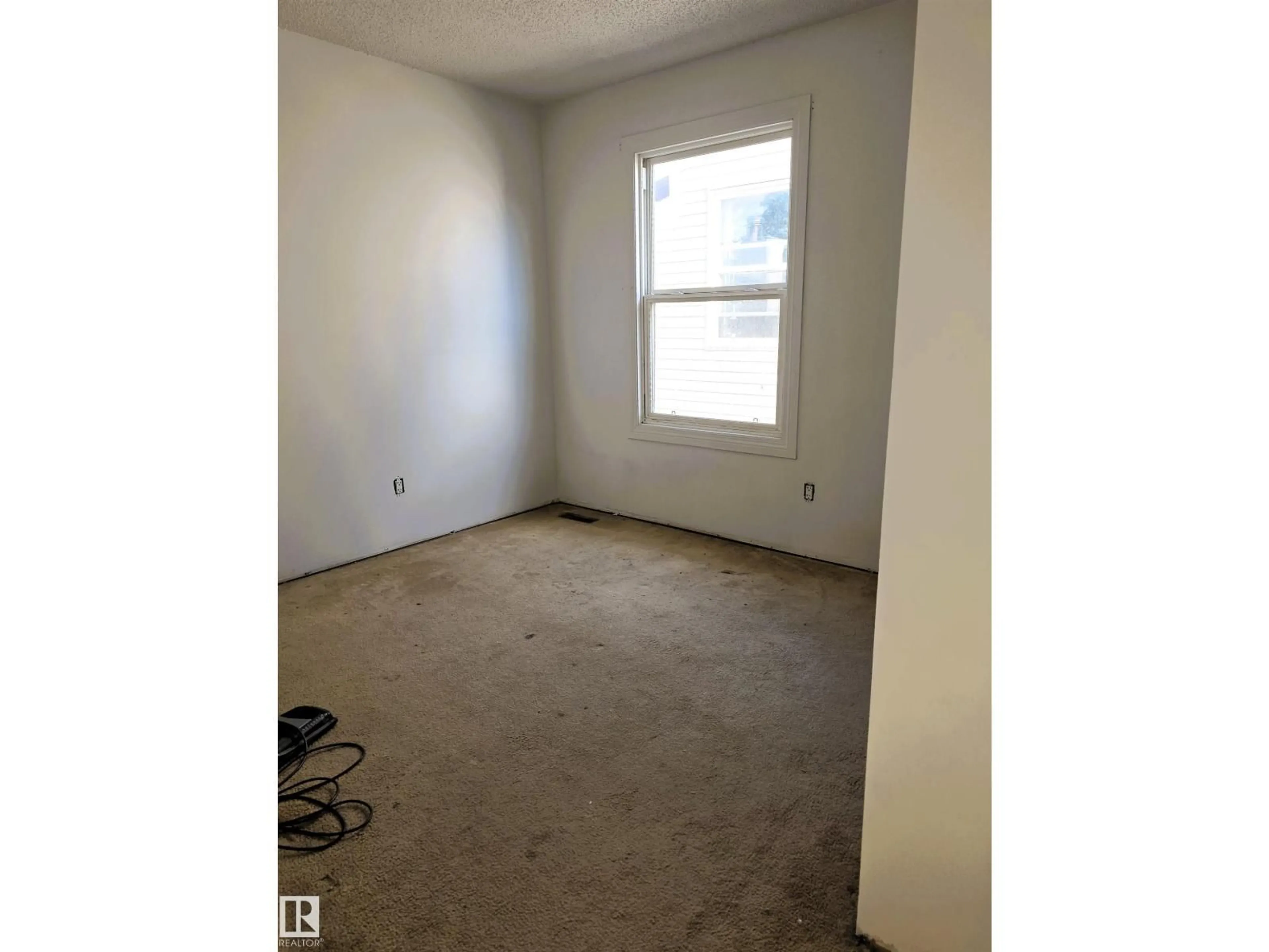 A pic of a room for 6340 184 ST, Edmonton Alberta T5T2N8