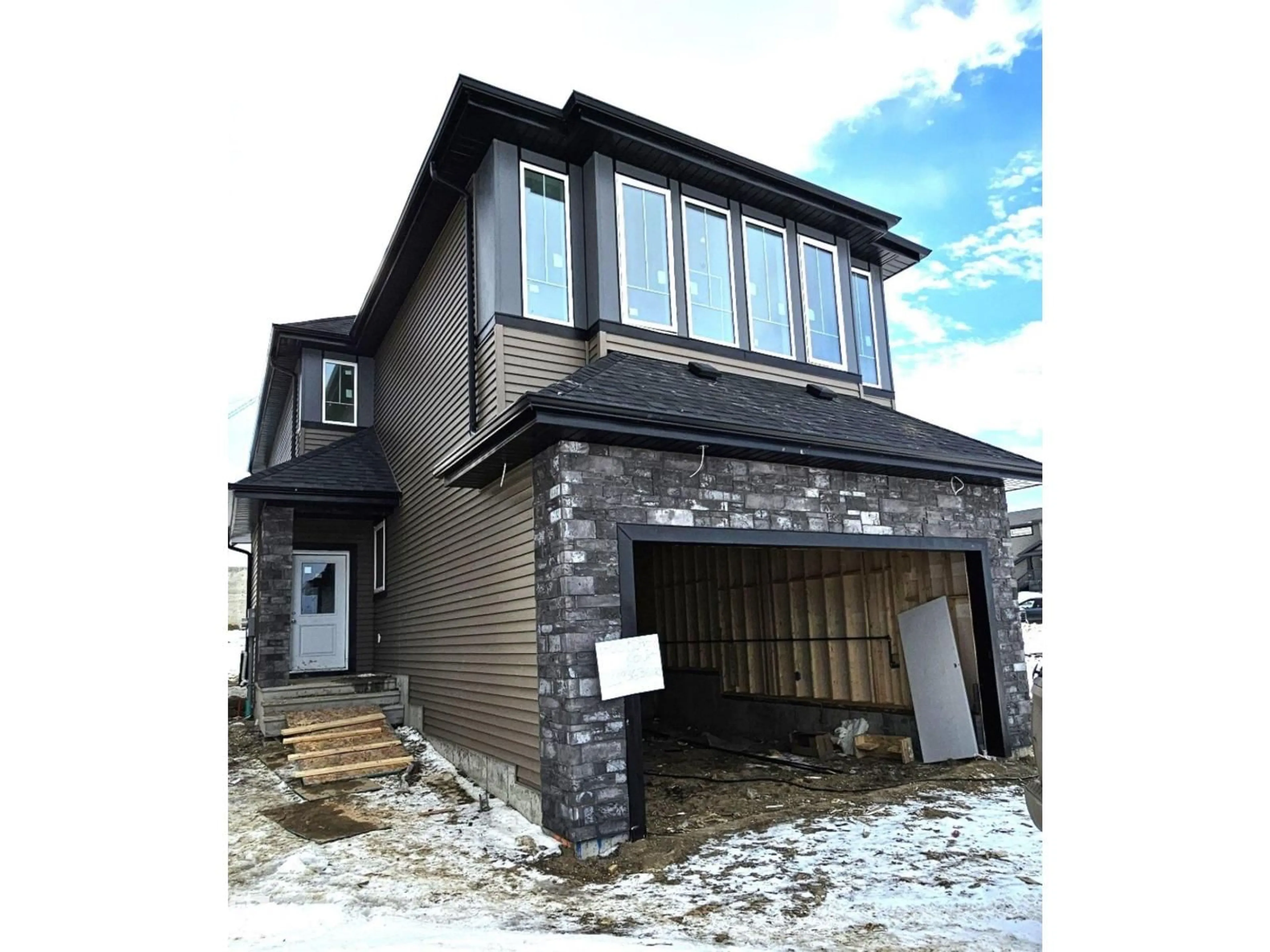 Home with vinyl exterior material, building for 1405 OSPREY CT, Edmonton Alberta T5M0M2