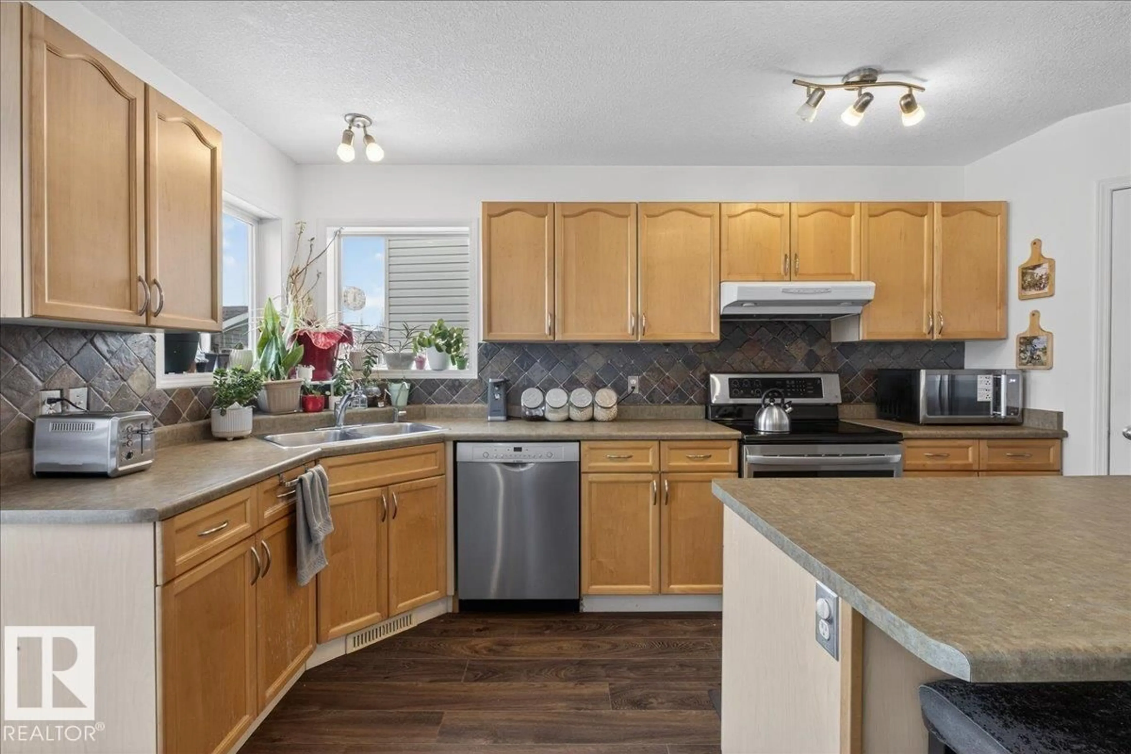 Standard kitchen, unknown for 4519 TURNER SQUARE SQ, Edmonton Alberta T6R3E3