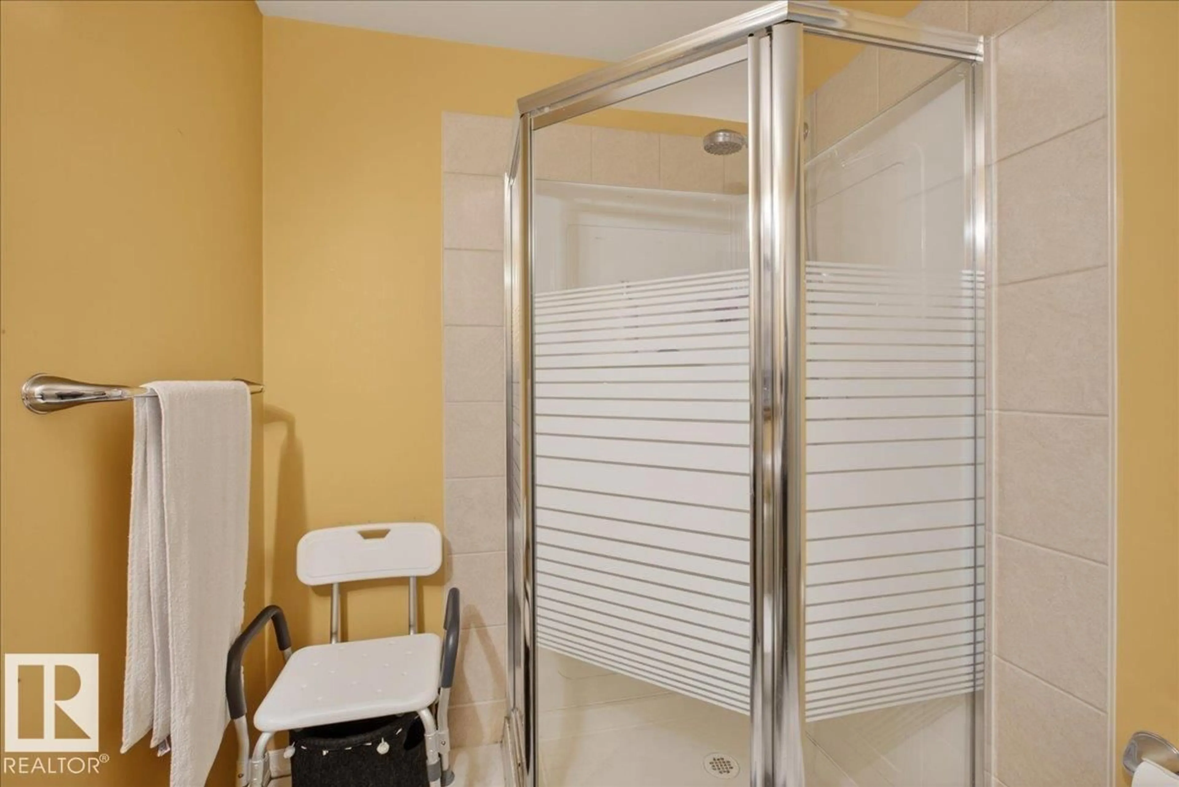 Standard bathroom, unknown for 4519 TURNER SQUARE SQ, Edmonton Alberta T6R3E3