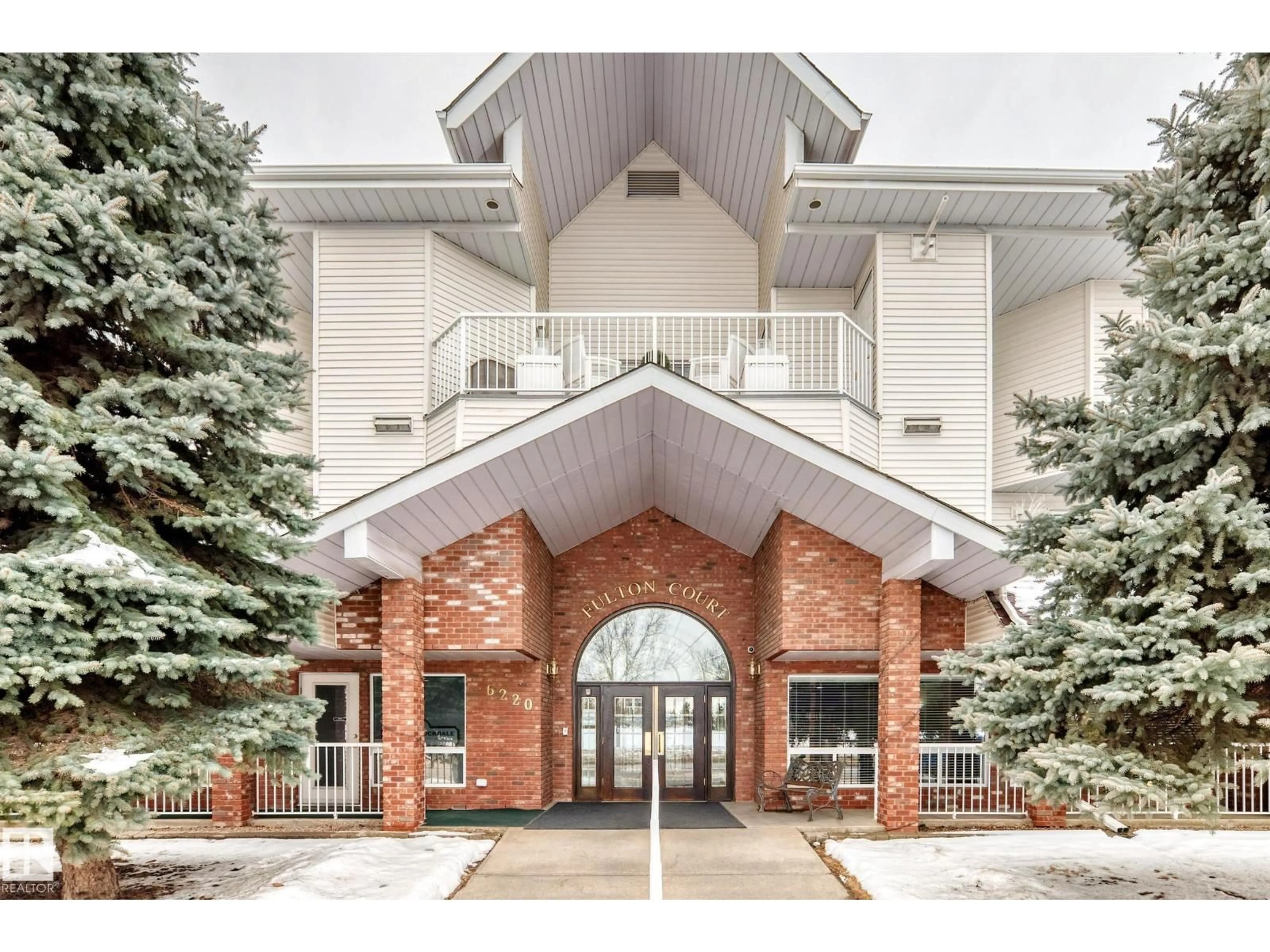 Indoor foyer for 6220 - 118 FULTON RD, Edmonton Alberta T6A3T4