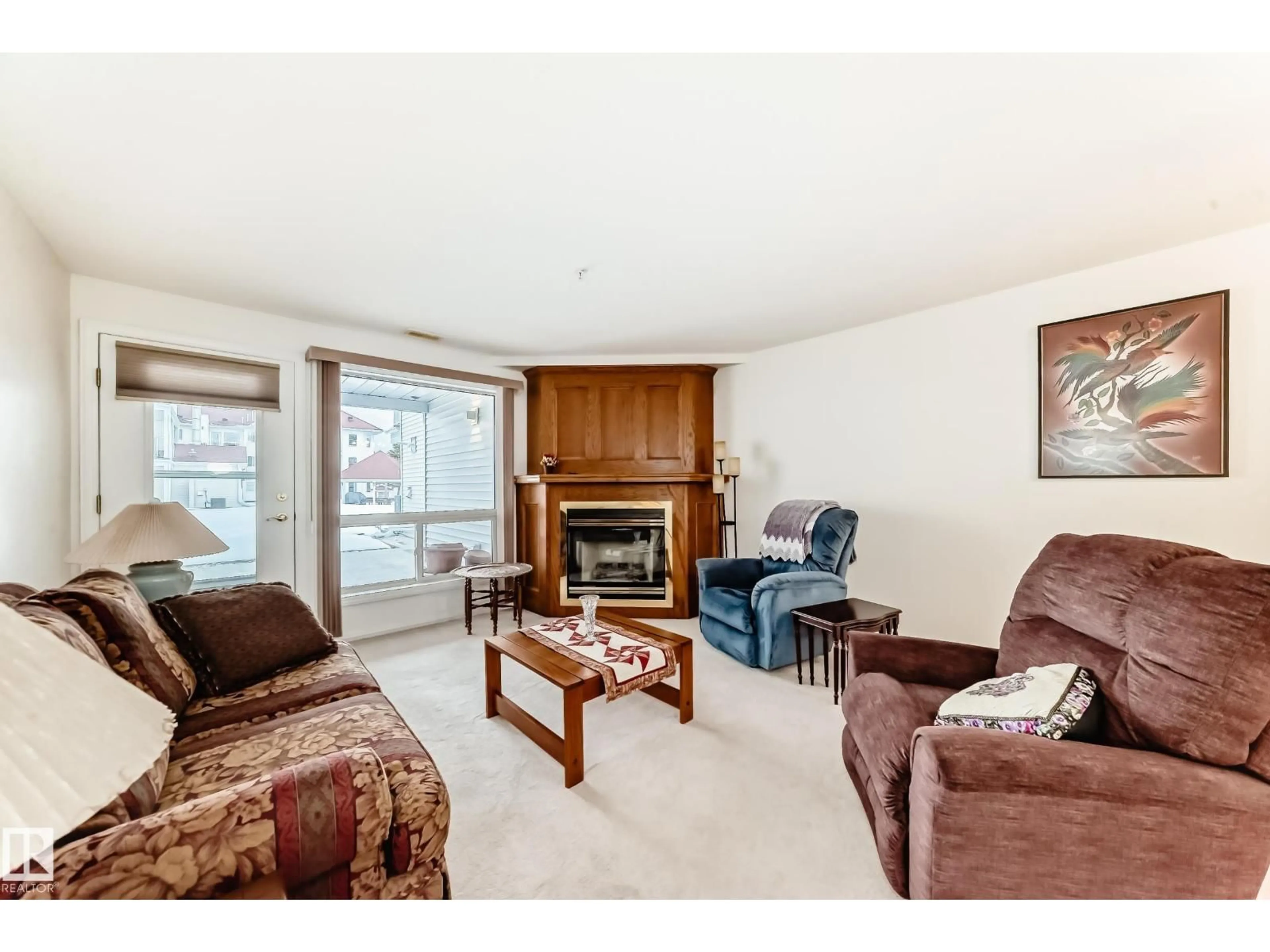 Living room with furniture, unknown for 6220 - 118 FULTON RD, Edmonton Alberta T6A3T4